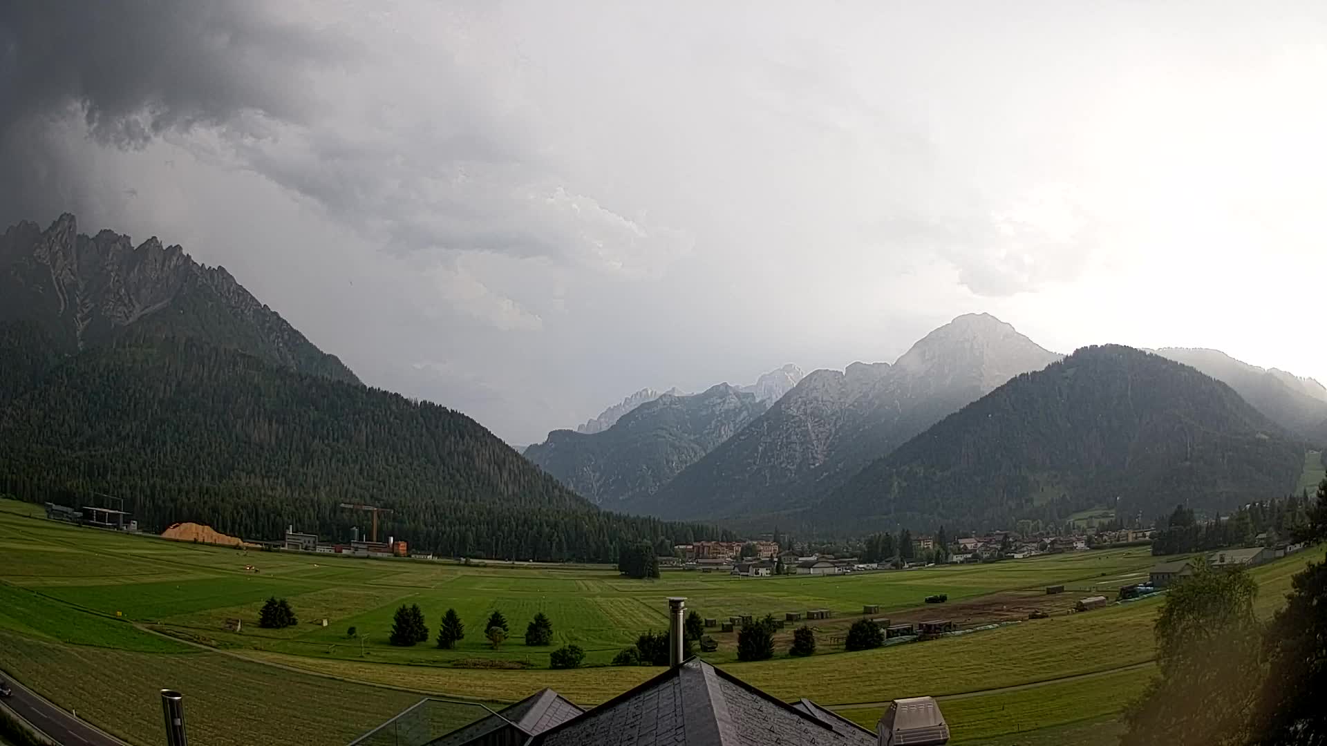 Webcam Toblach Dolomites – View from Hotel Rosengarten