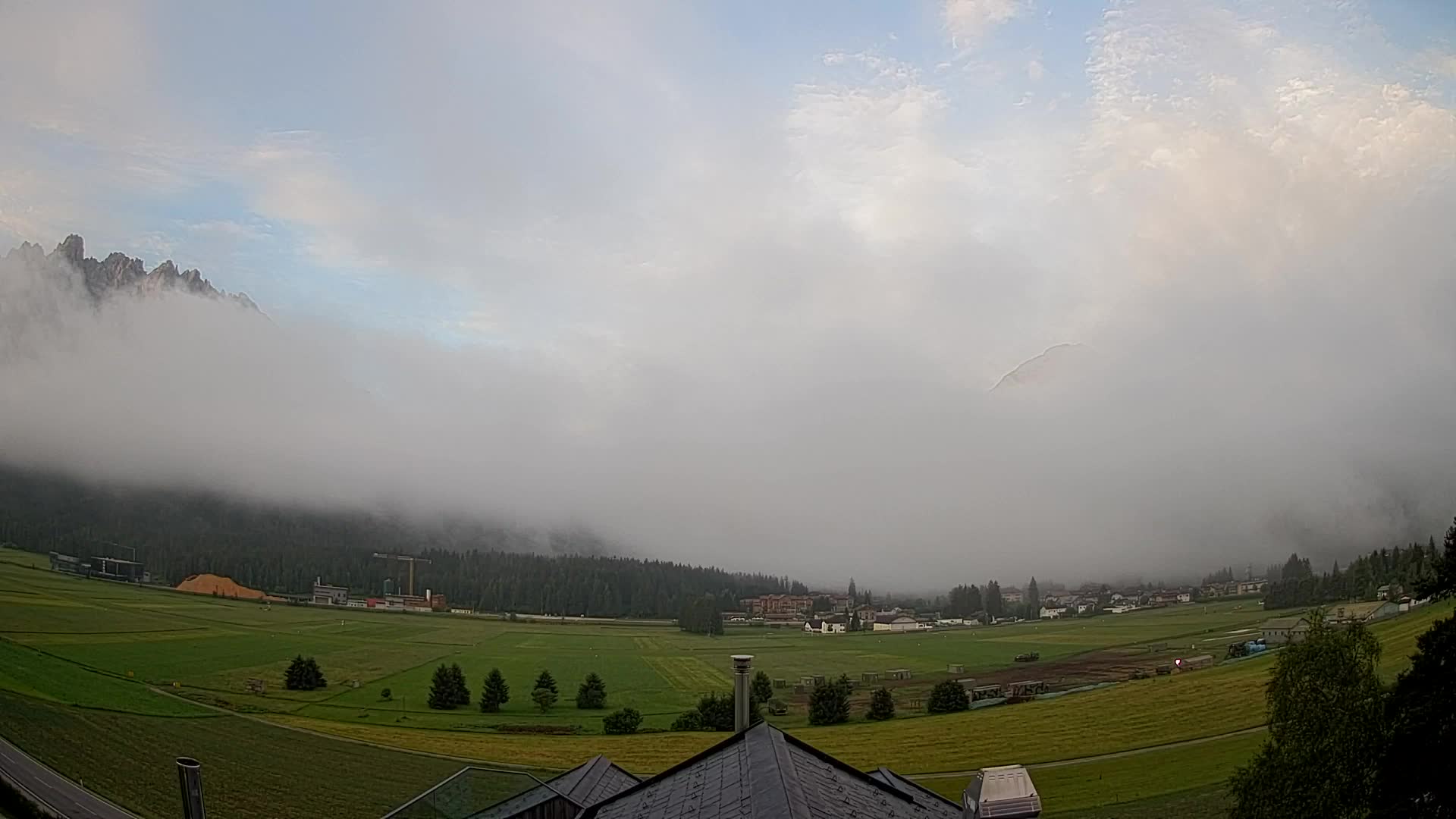 Web kamera Toblach Dolomiti – Pogled s Hotela Rosengarten