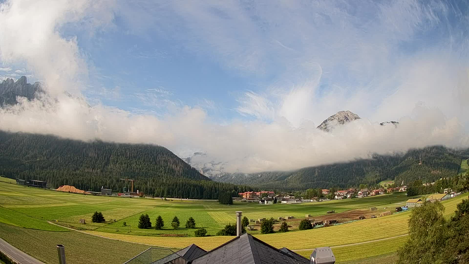 Web kamera Toblach Dolomiti – Pogled s Hotela Rosengarten
