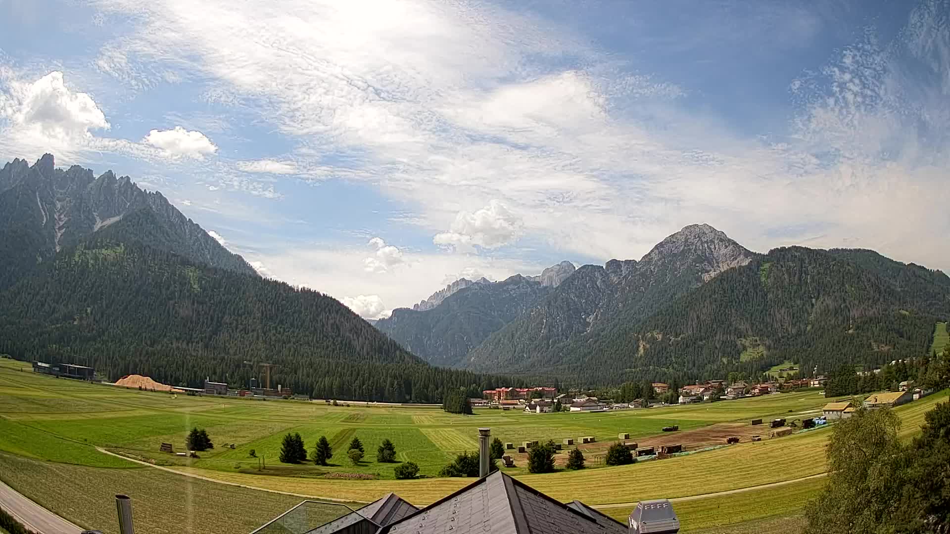 Spletna kamera Toblach Dolomiti – Pogled iz hotela Rosengarten