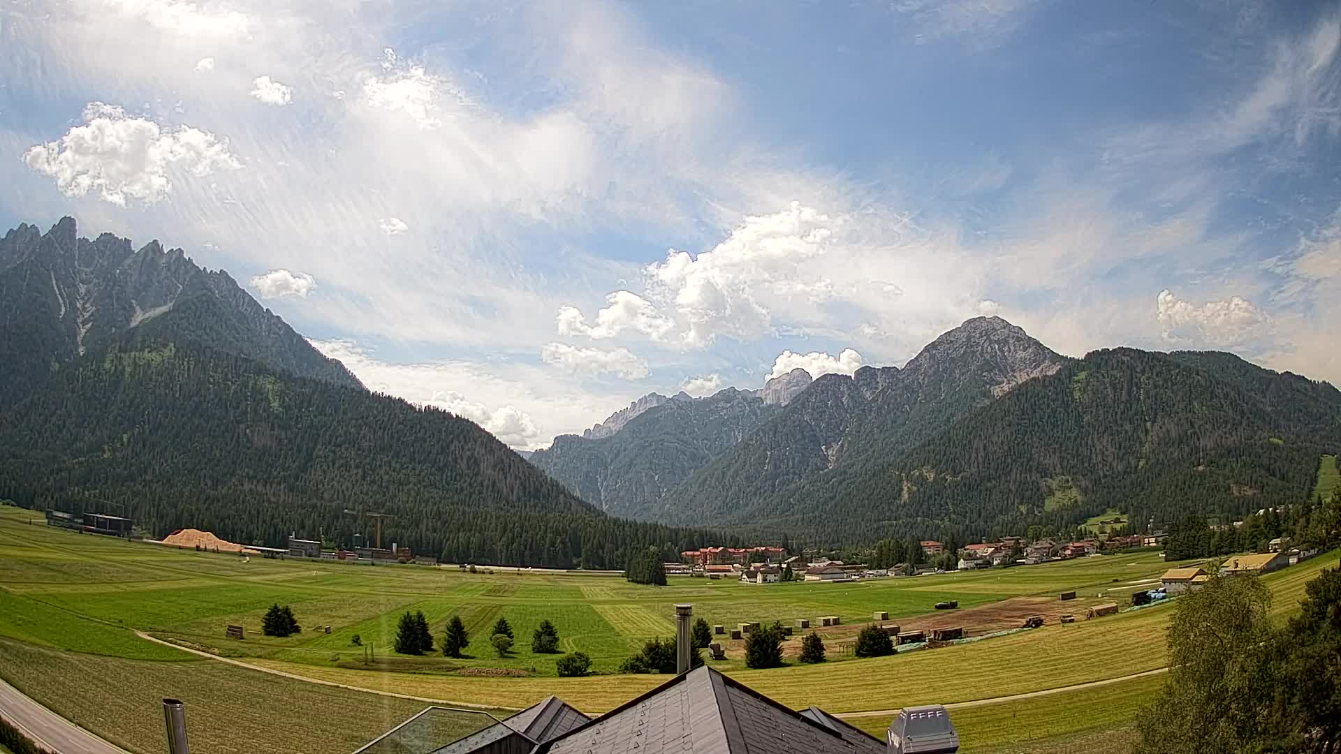 Spletna kamera Toblach Dolomiti – Pogled iz hotela Rosengarten