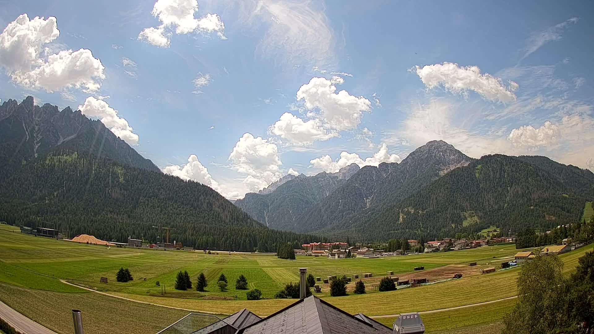 Web kamera Toblach Dolomiti – Pogled s Hotela Rosengarten