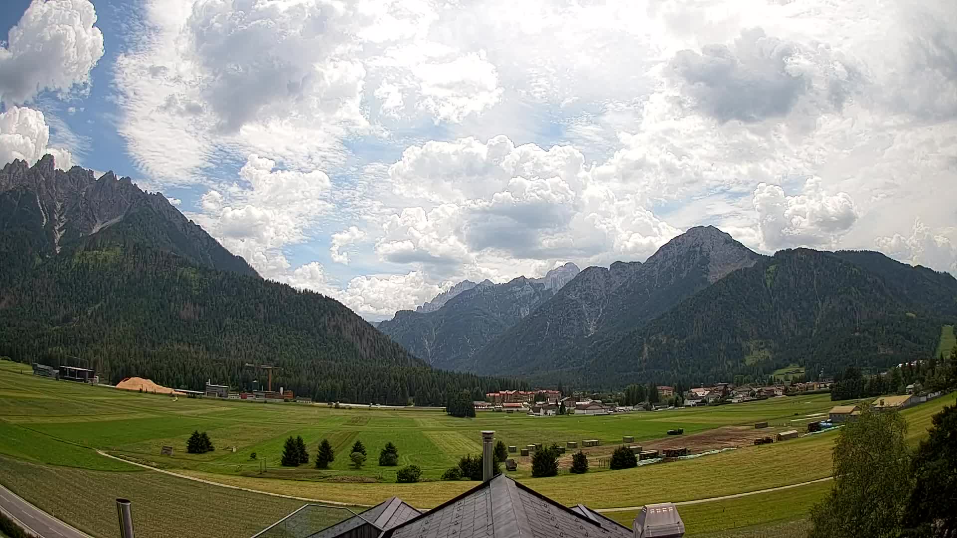 Spletna kamera Toblach Dolomiti – Pogled iz hotela Rosengarten