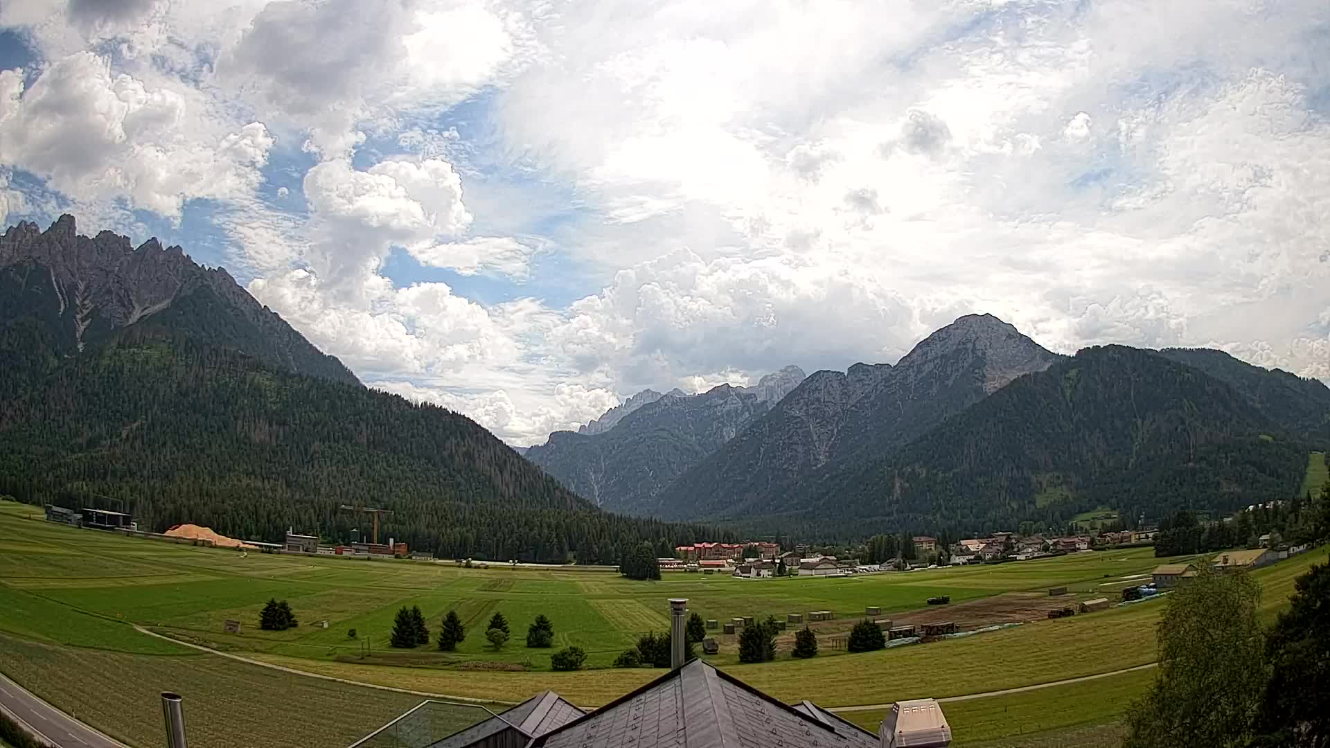 Spletna kamera Toblach Dolomiti – Pogled iz hotela Rosengarten