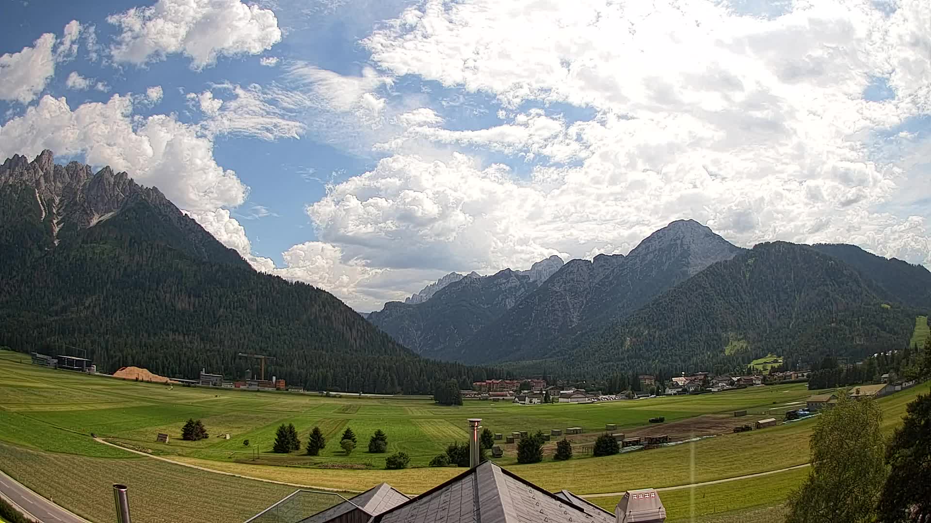 Web kamera Toblach Dolomiti – Pogled s Hotela Rosengarten
