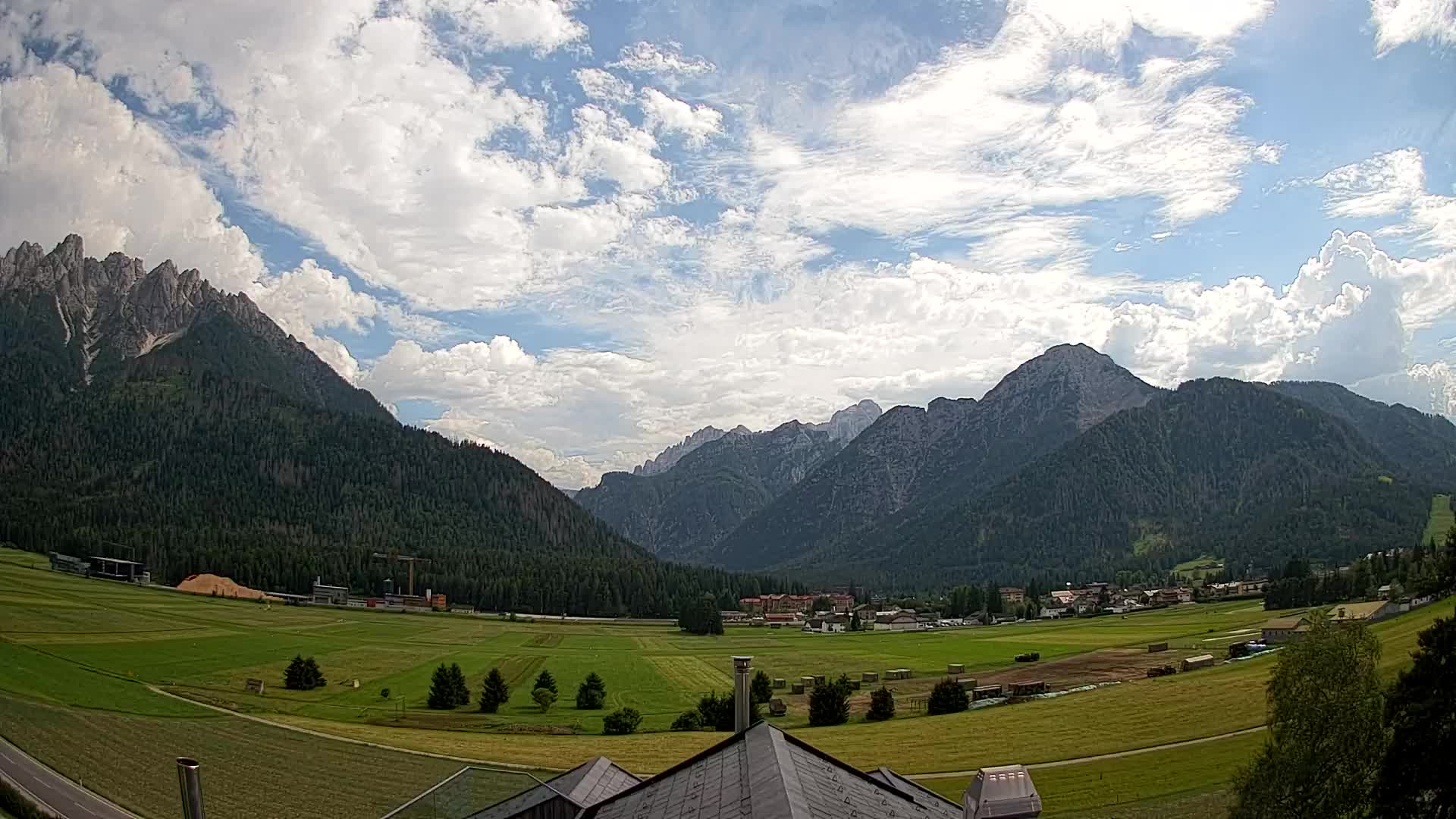 Spletna kamera Toblach Dolomiti – Pogled iz hotela Rosengarten