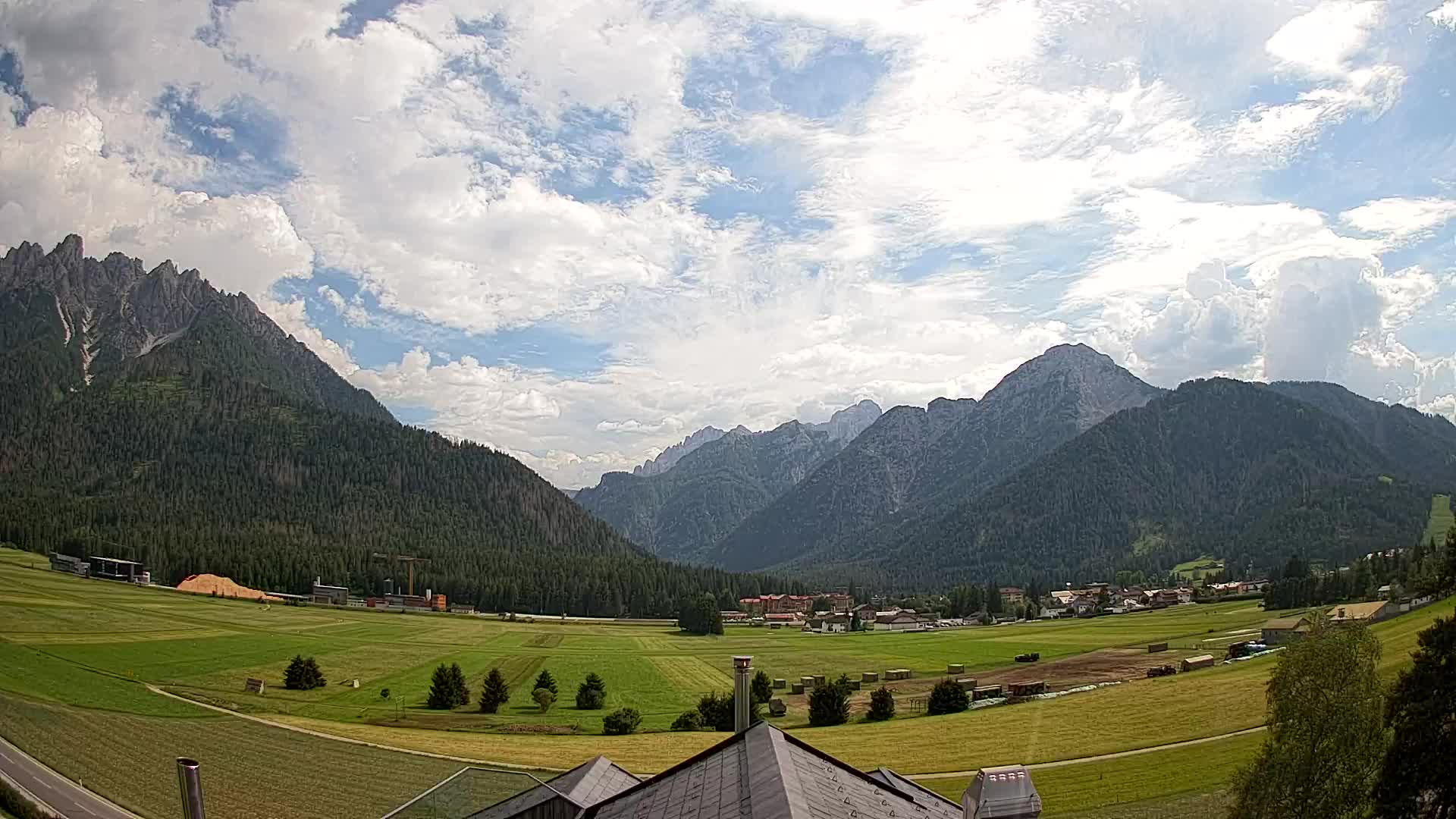 Webcam Toblach Dolomites – View from Hotel Rosengarten
