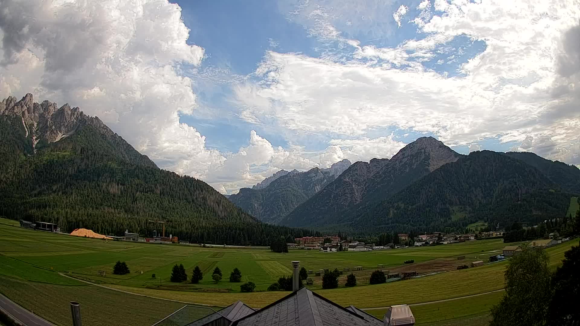 Webcam Toblach Dolomites – View from Hotel Rosengarten