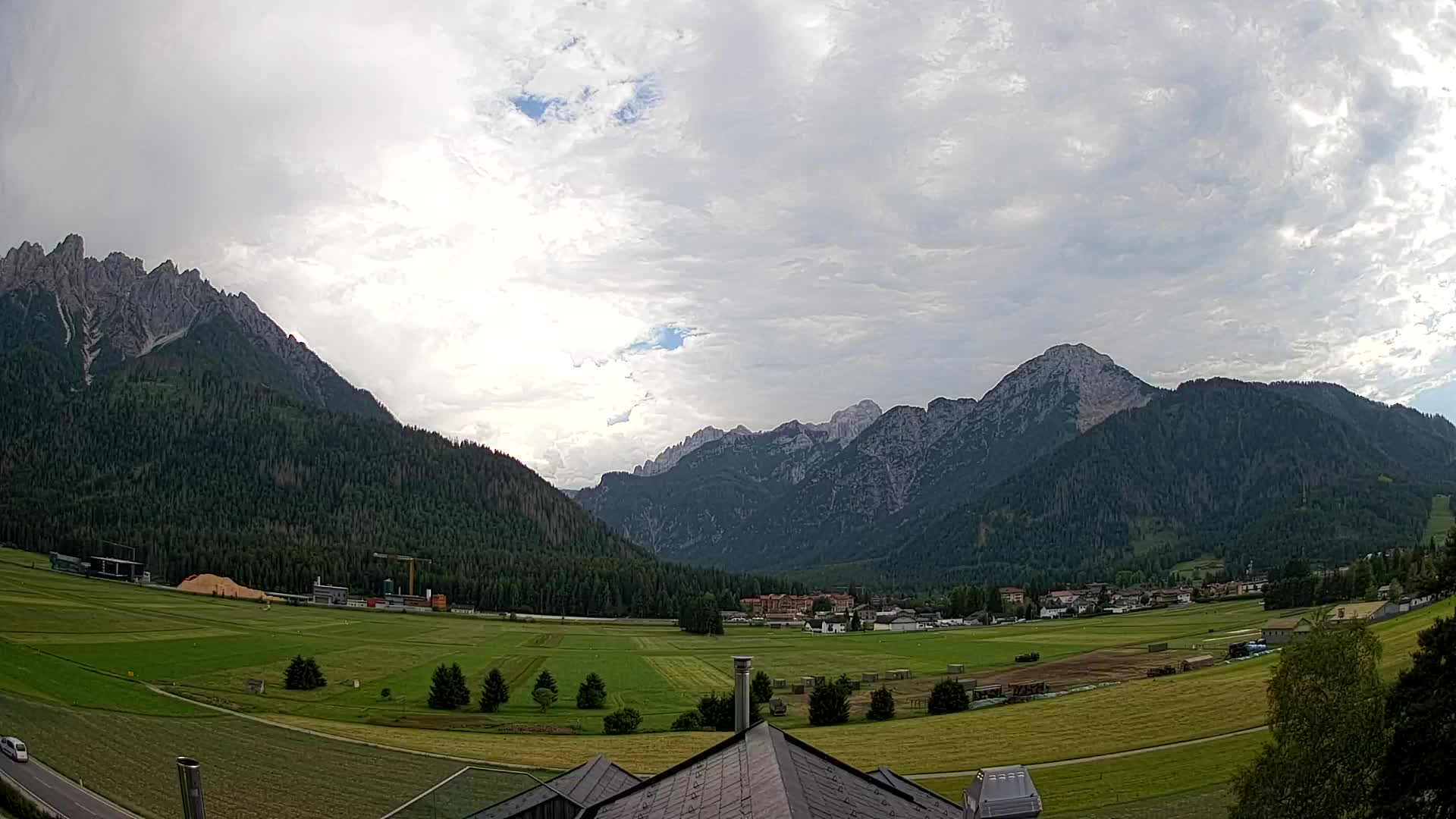 Webcam Toblach Dolomites – View from Hotel Rosengarten