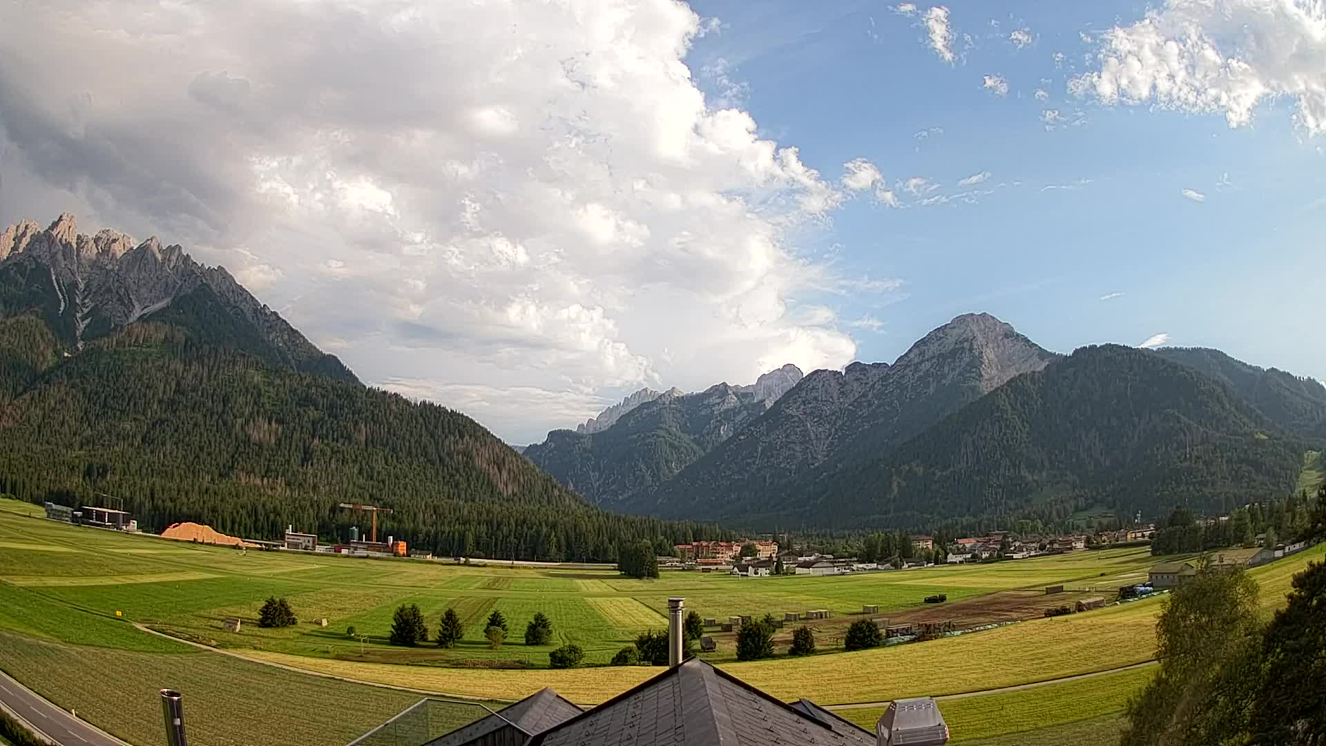 Webcam Toblach Dolomites – View from Hotel Rosengarten