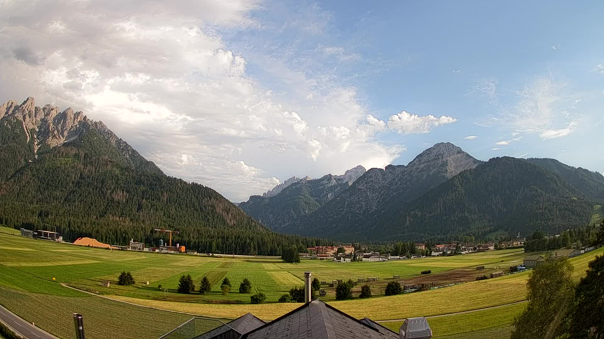 Webcam Toblach Dolomites – View from Hotel Rosengarten