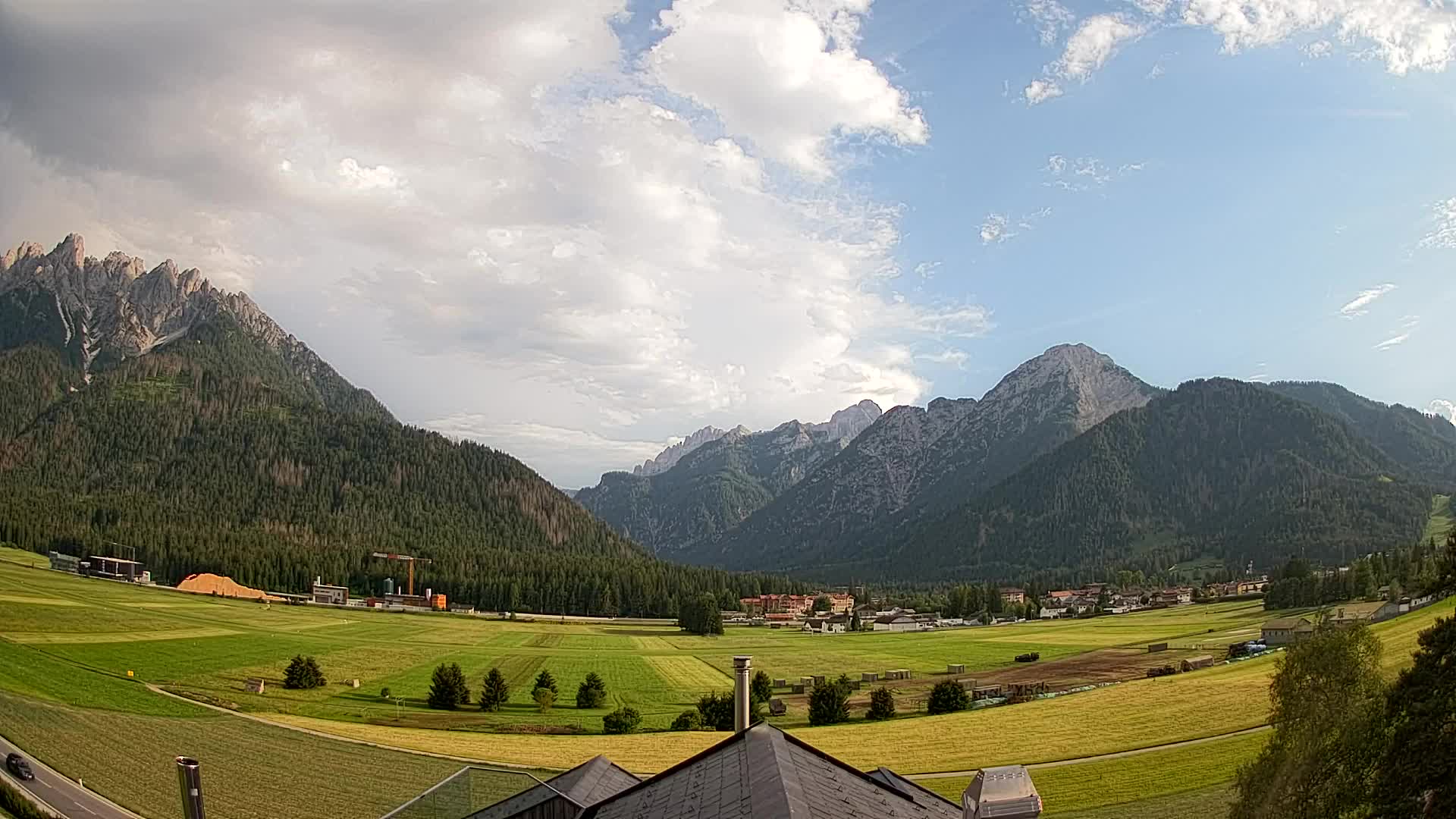 Web kamera Toblach Dolomiti – Pogled s Hotela Rosengarten