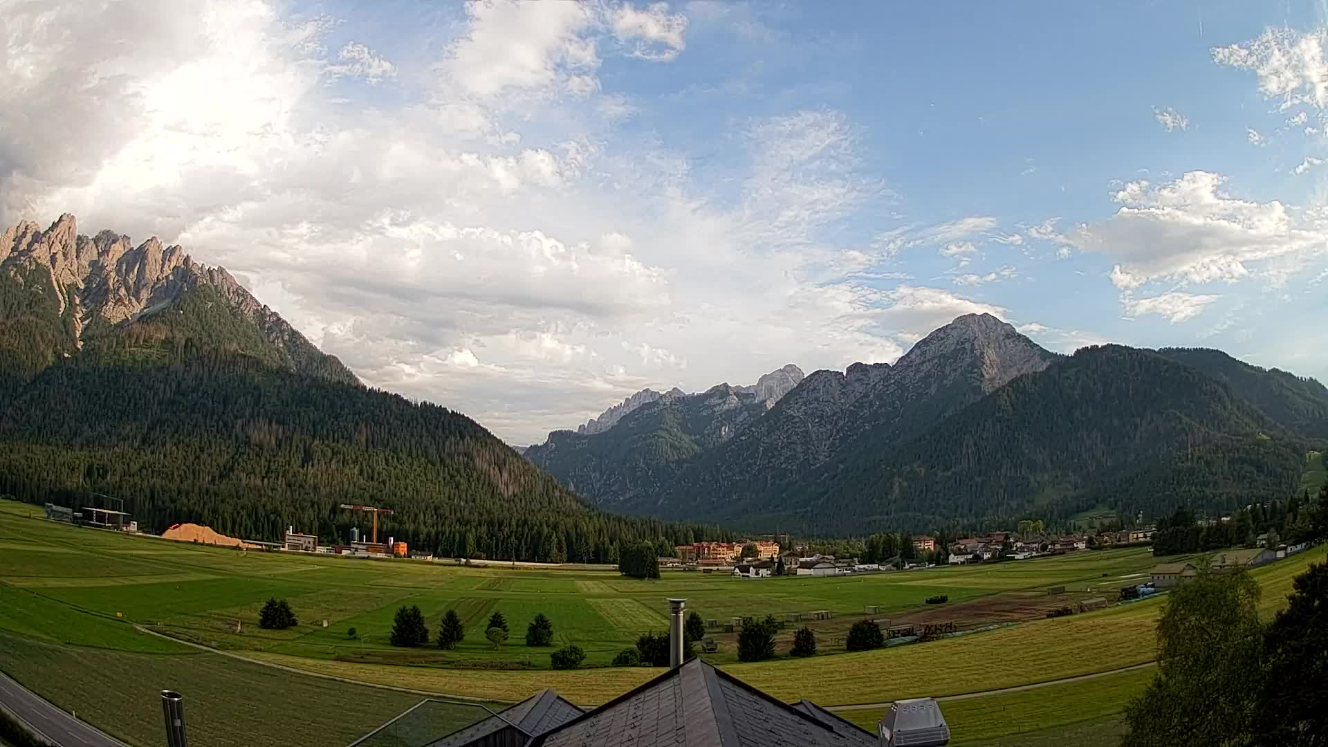 Webcam Toblach Dolomites – View from Hotel Rosengarten