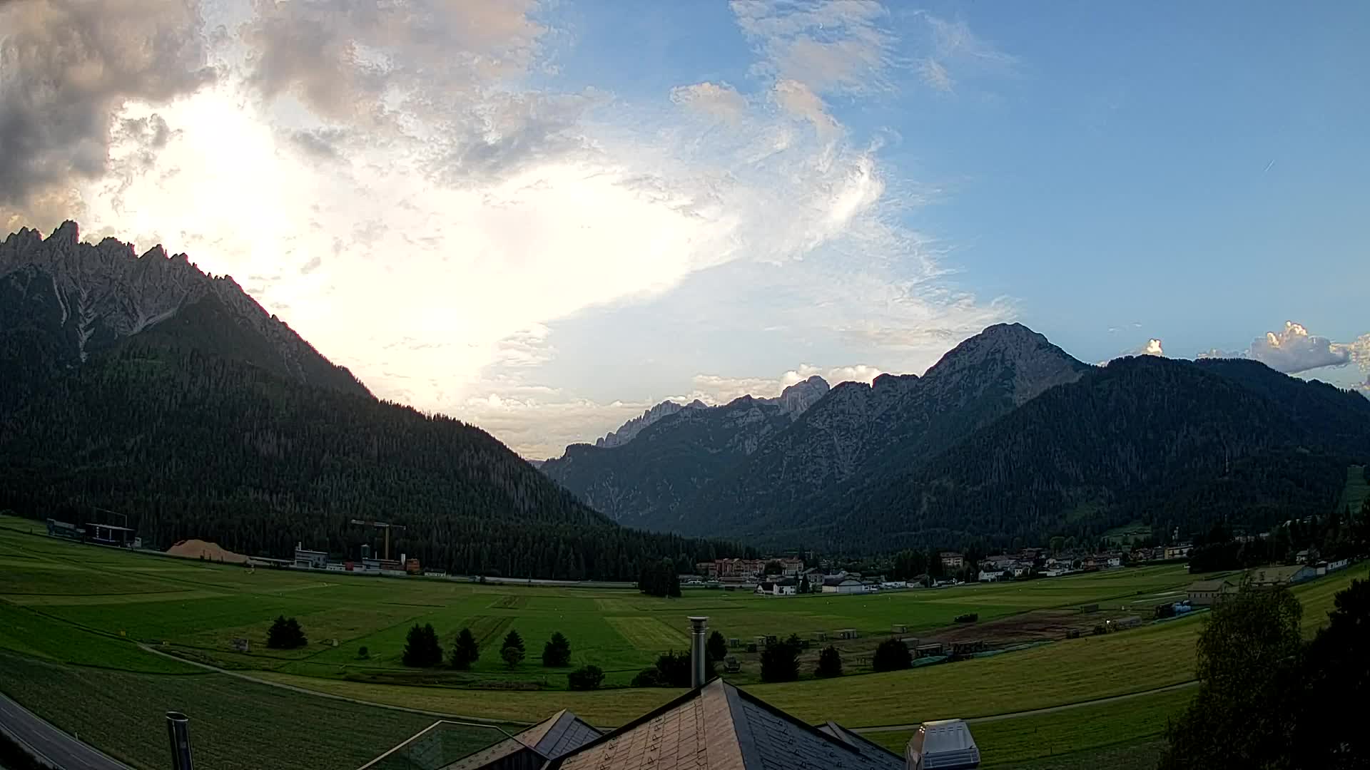 Webcam Toblach Dolomites – View from Hotel Rosengarten