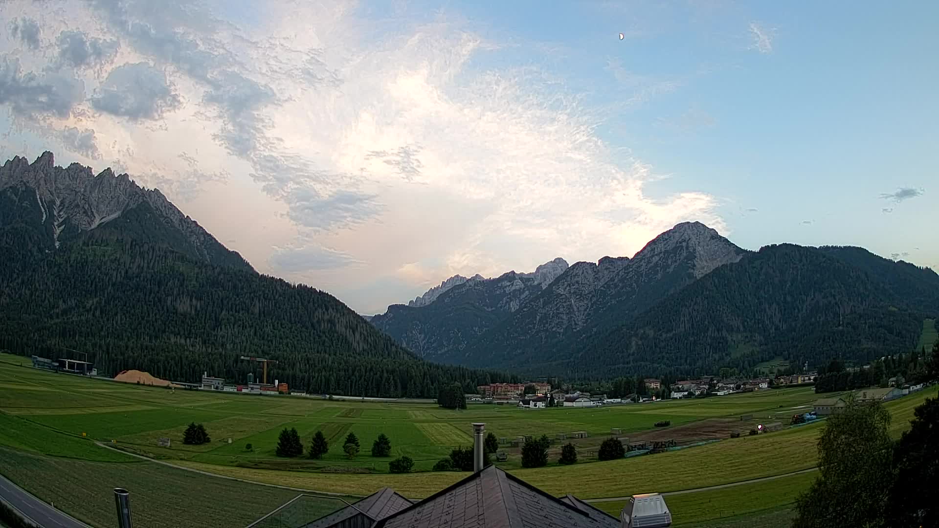 Webcam Toblach Dolomites – View from Hotel Rosengarten