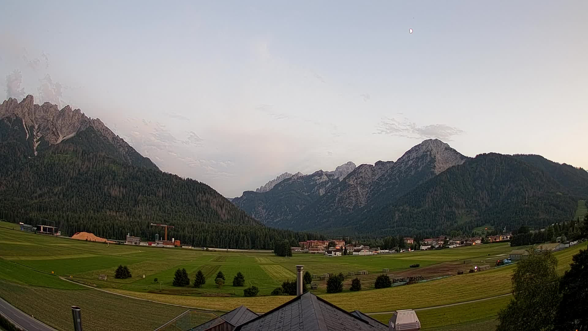 Spletna kamera Toblach Dolomiti – Pogled iz hotela Rosengarten
