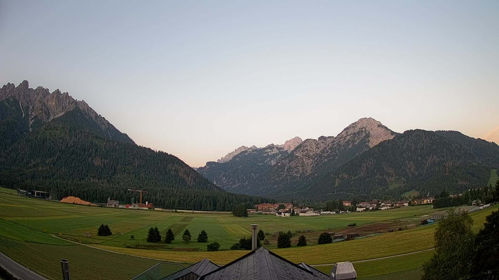 Spletna kamera Toblach Dolomiti – Pogled iz hotela Rosengarten