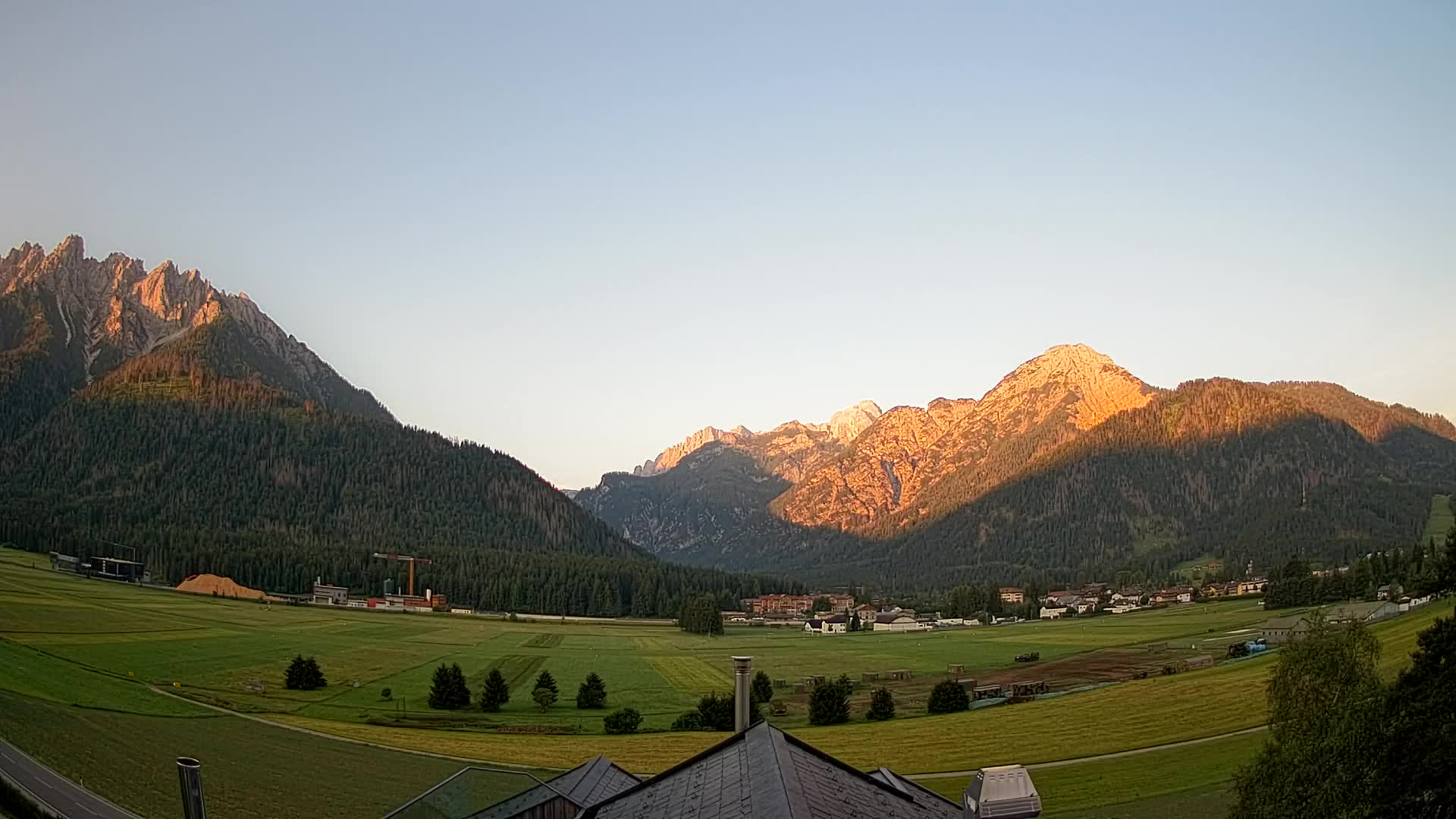 Webcam Toblach Dolomites – View from Hotel Rosengarten