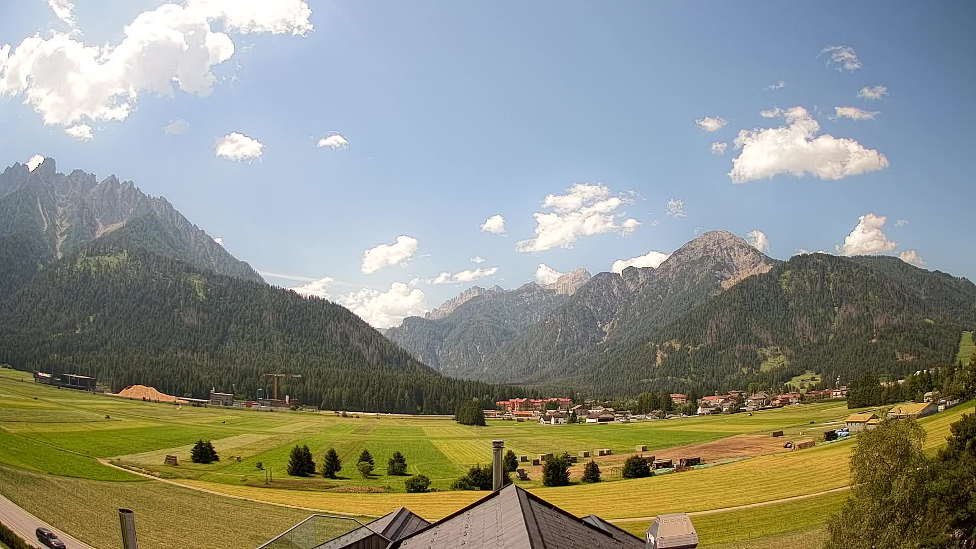 Spletna kamera Toblach Dolomiti – Pogled iz hotela Rosengarten
