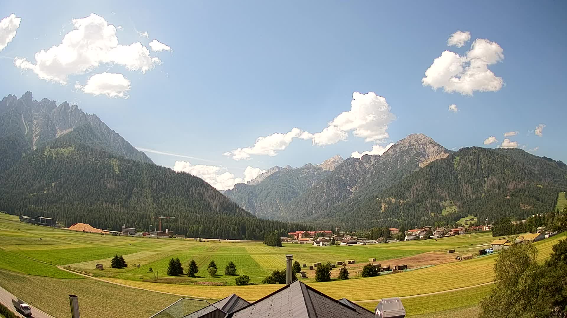Spletna kamera Toblach Dolomiti – Pogled iz hotela Rosengarten