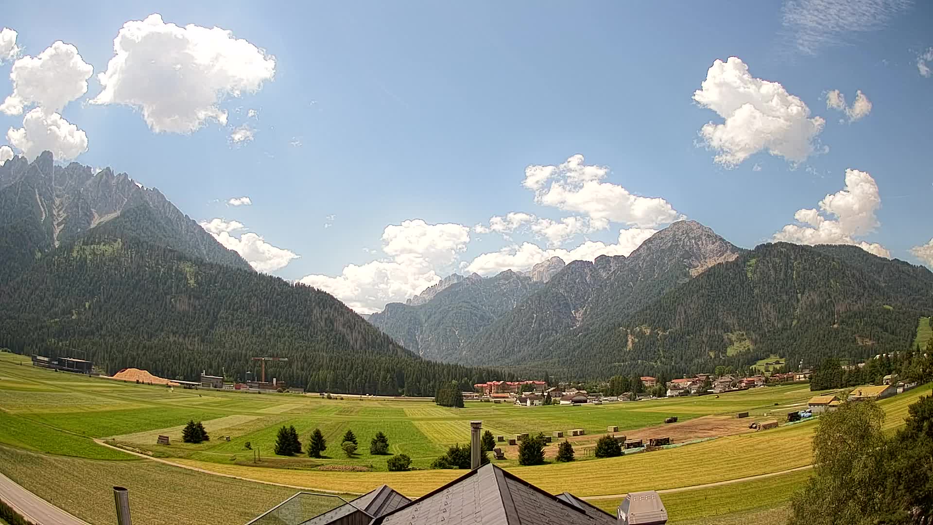Spletna kamera Toblach Dolomiti – Pogled iz hotela Rosengarten