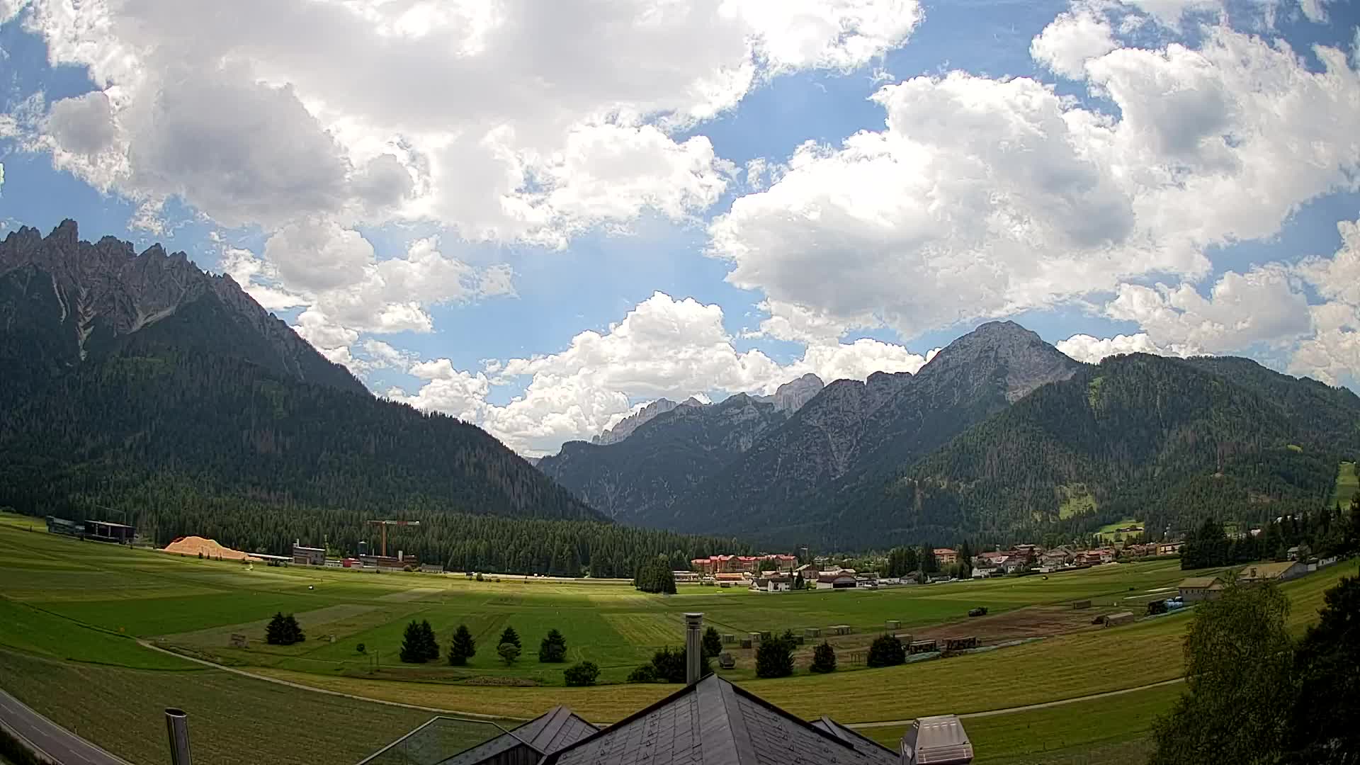Spletna kamera Toblach Dolomiti – Pogled iz hotela Rosengarten