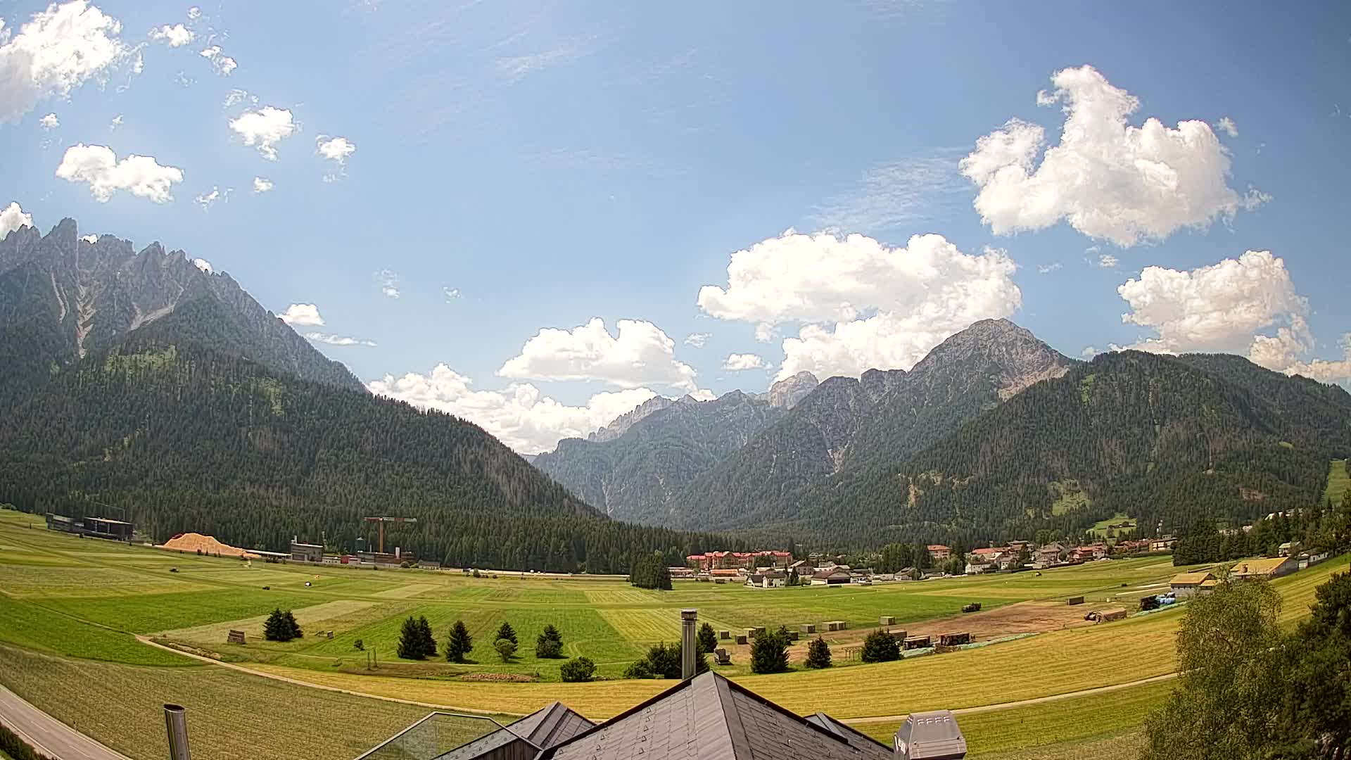 Spletna kamera Toblach Dolomiti – Pogled iz hotela Rosengarten