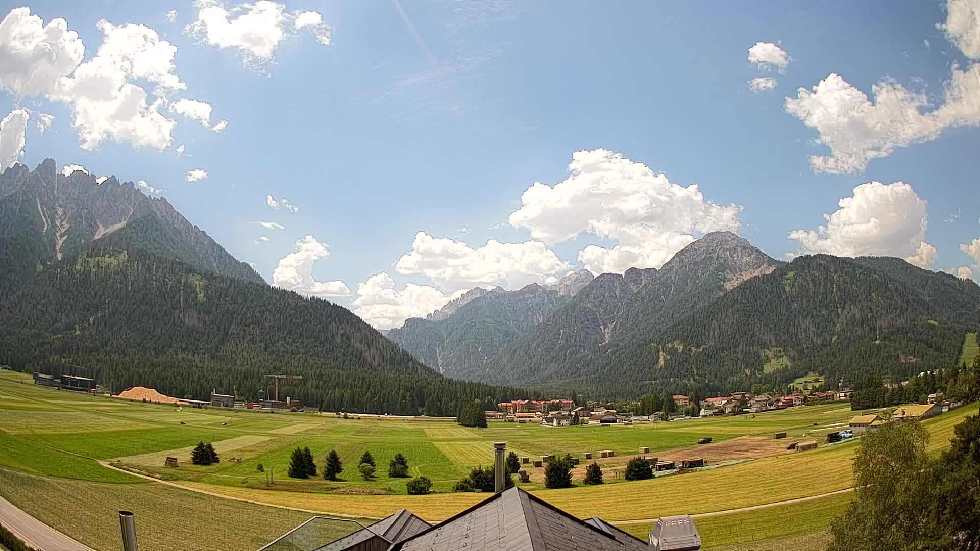 Webcam Toblach Dolomites – View from Hotel Rosengarten