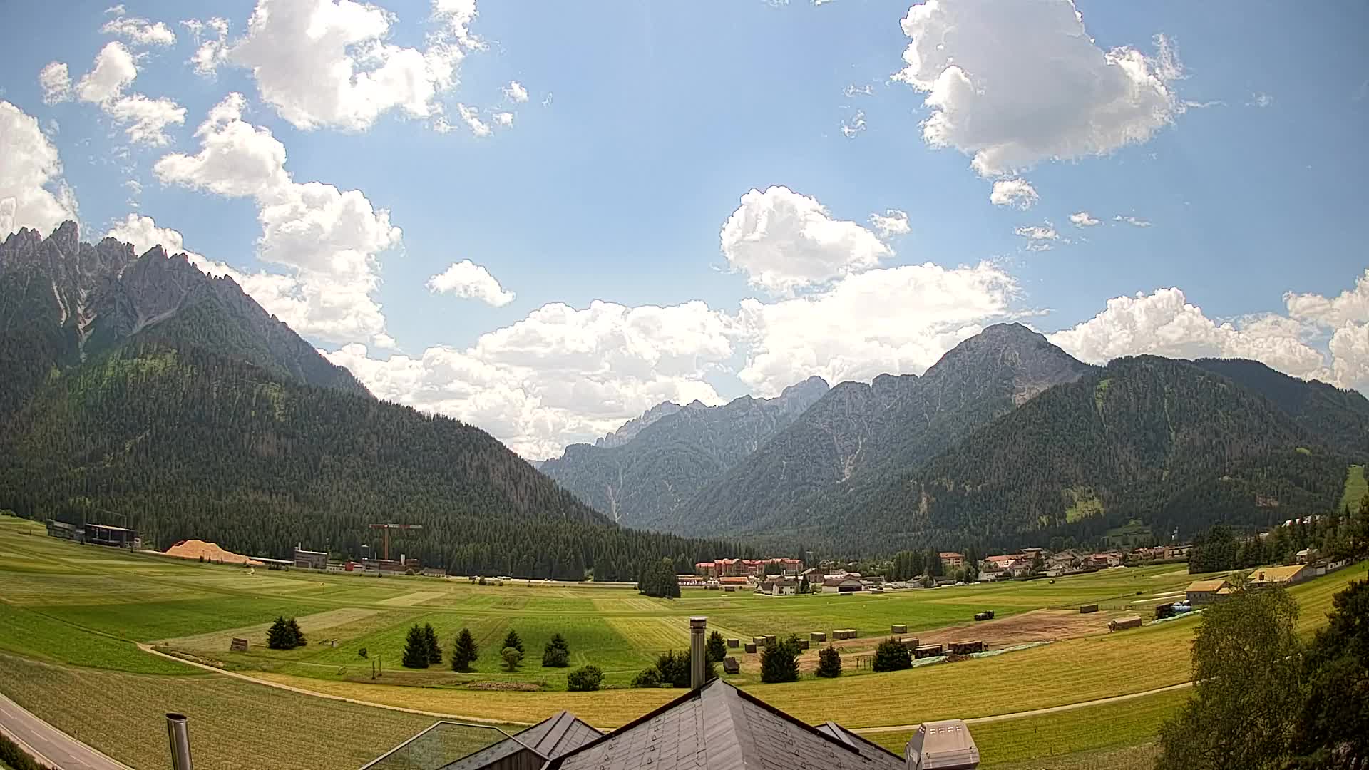 Spletna kamera Toblach Dolomiti – Pogled iz hotela Rosengarten