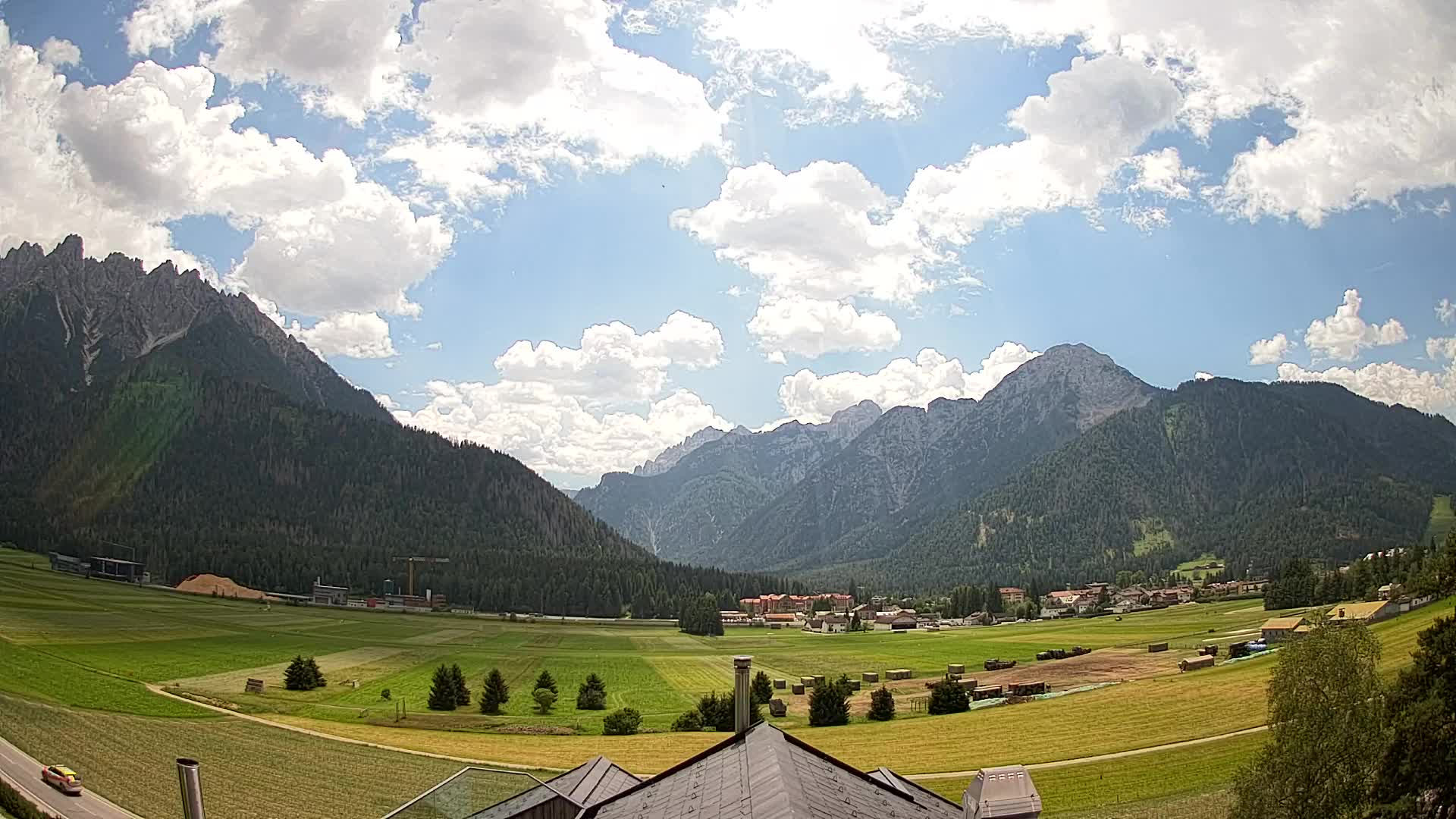 Spletna kamera Toblach Dolomiti – Pogled iz hotela Rosengarten