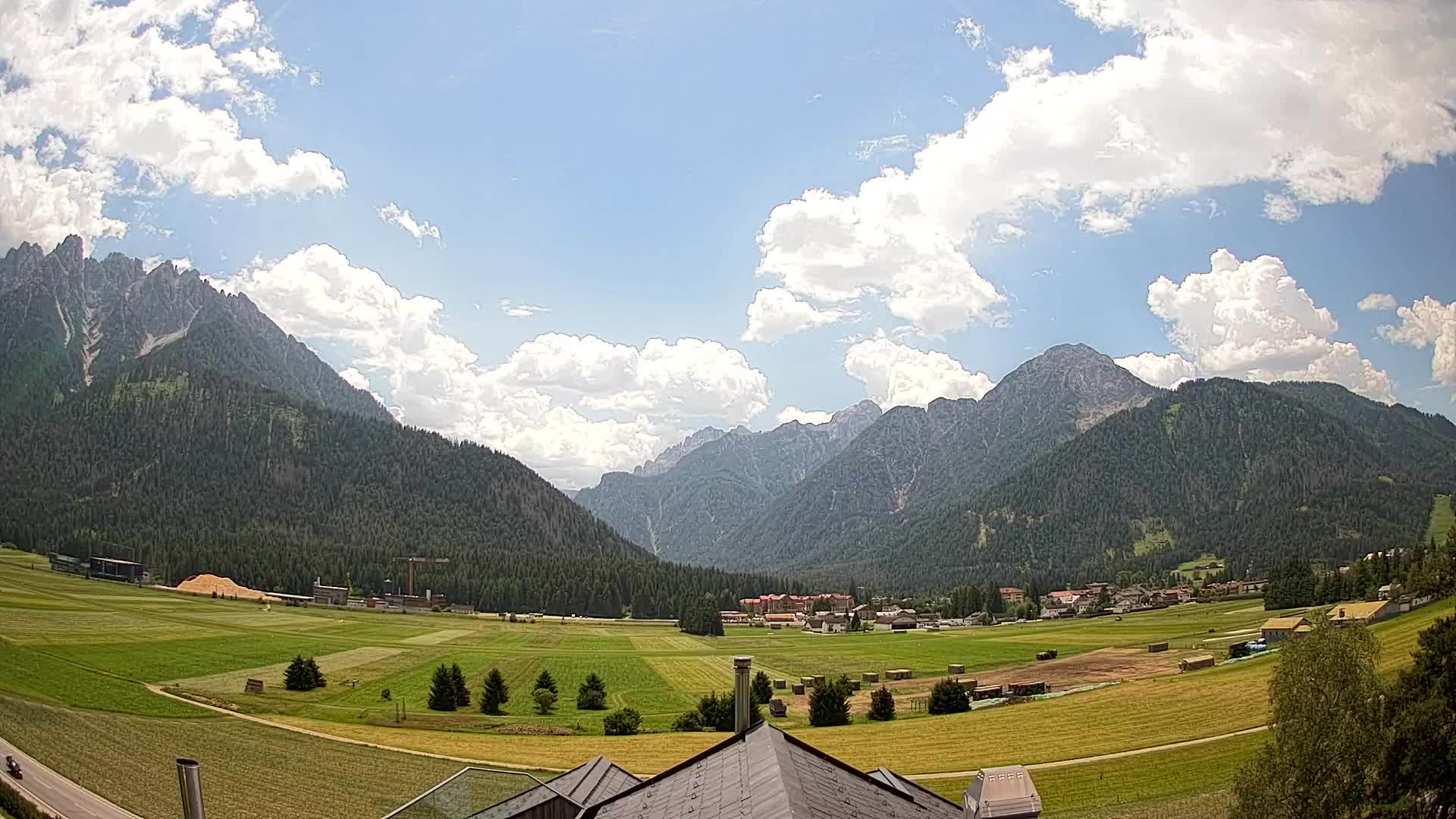 Webcam Toblach Dolomites – View from Hotel Rosengarten