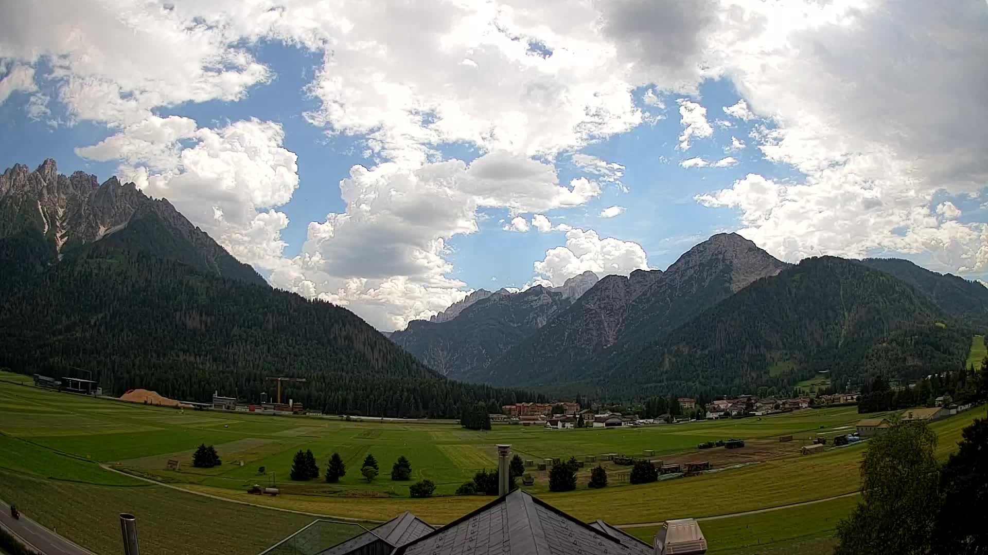Spletna kamera Toblach Dolomiti – Pogled iz hotela Rosengarten