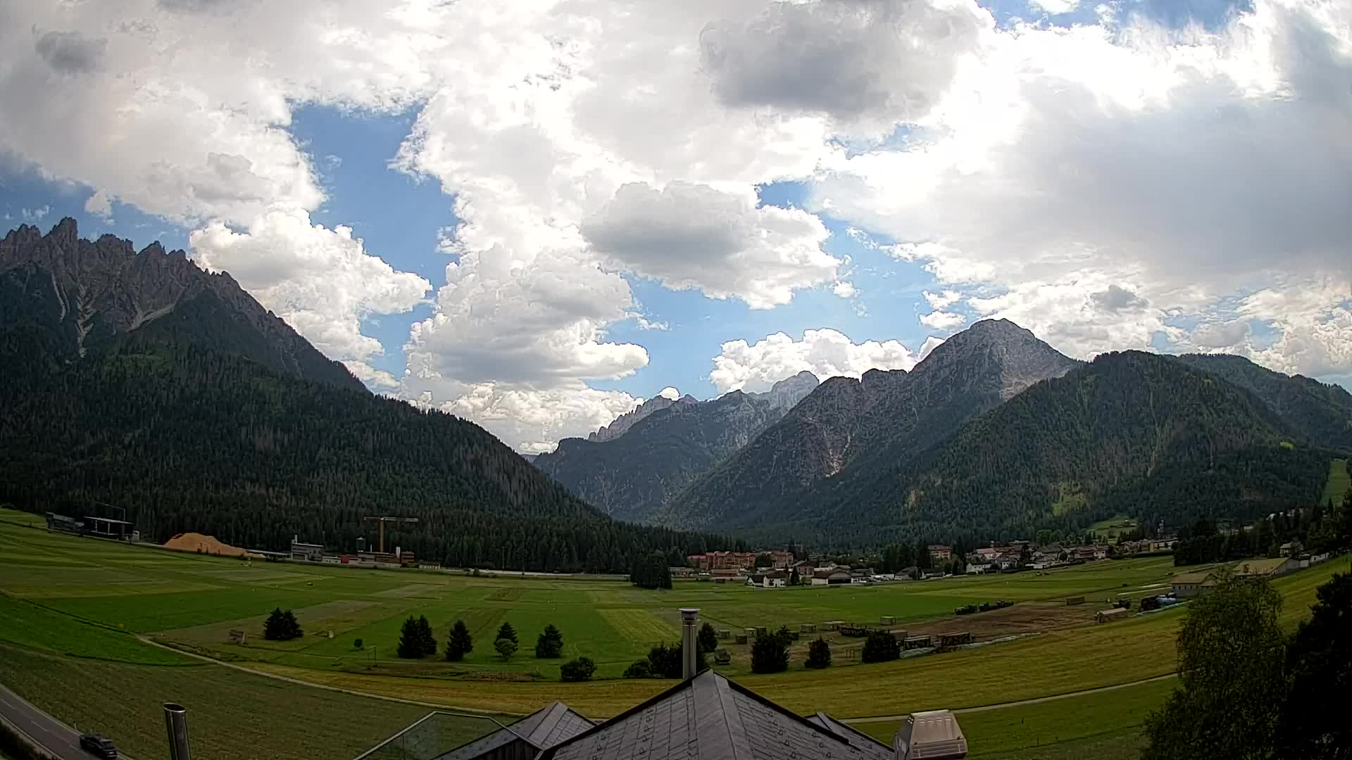 Webcam Toblach Dolomites – View from Hotel Rosengarten