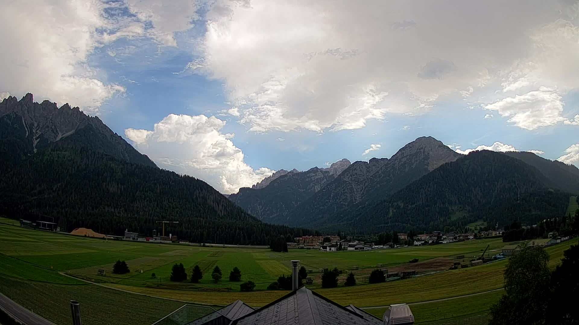 Webcam Toblach Dolomites – View from Hotel Rosengarten