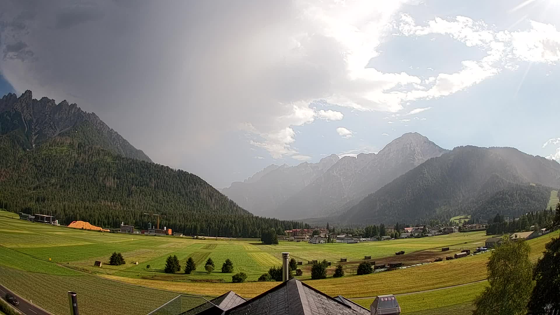 Webcam Toblach Dolomites – View from Hotel Rosengarten