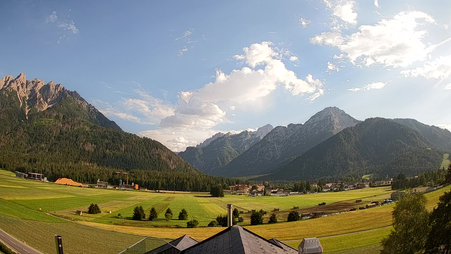 Webcam Toblach Dolomites – View from Hotel Rosengarten