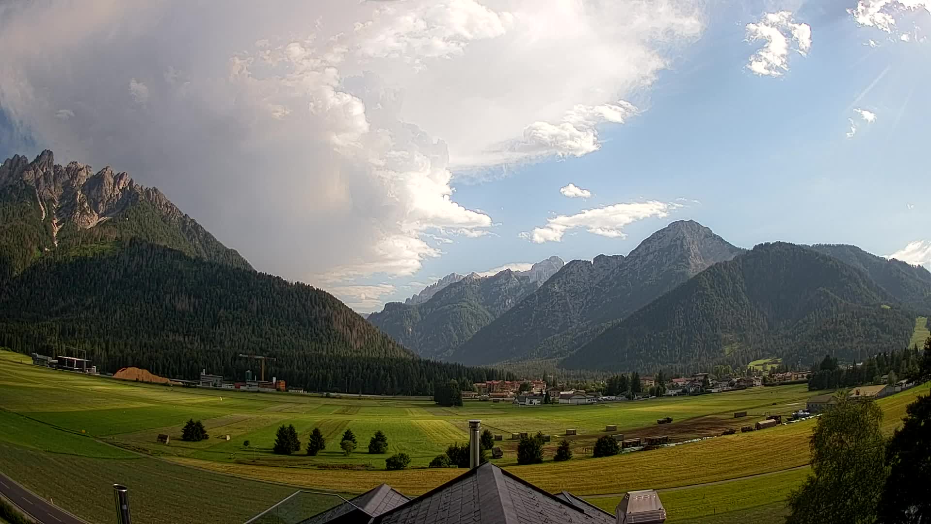 Webcam Toblach Dolomites – View from Hotel Rosengarten
