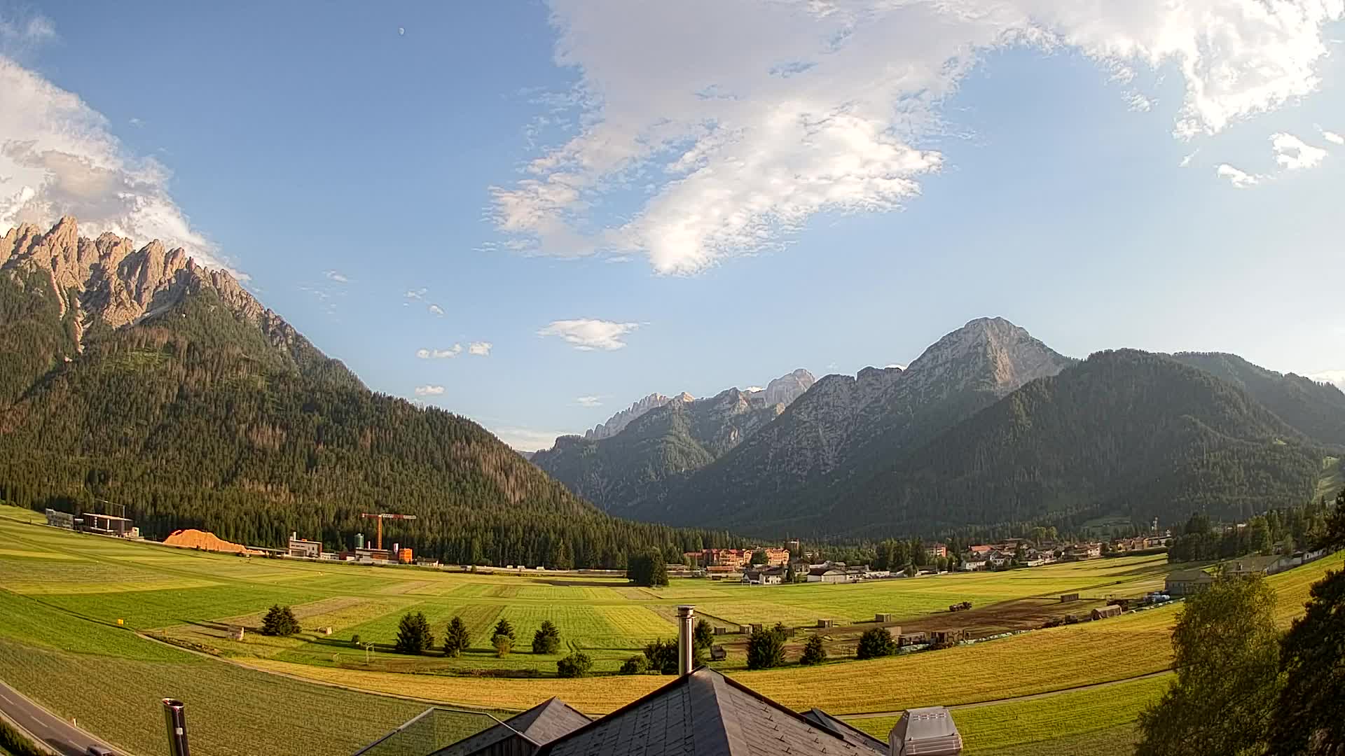 Spletna kamera Toblach Dolomiti – Pogled iz hotela Rosengarten