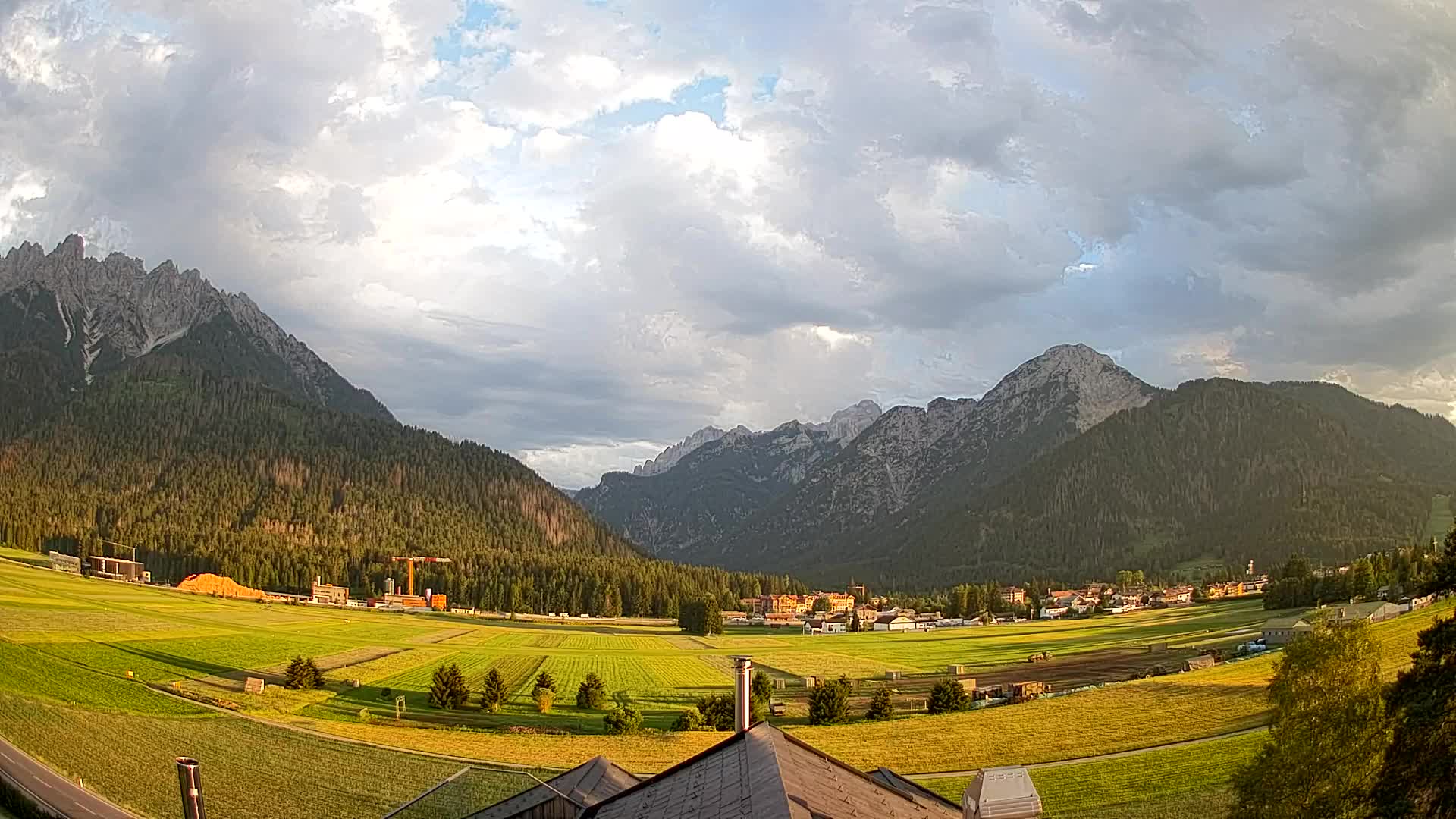 Webcam Toblach Dolomites – View from Hotel Rosengarten