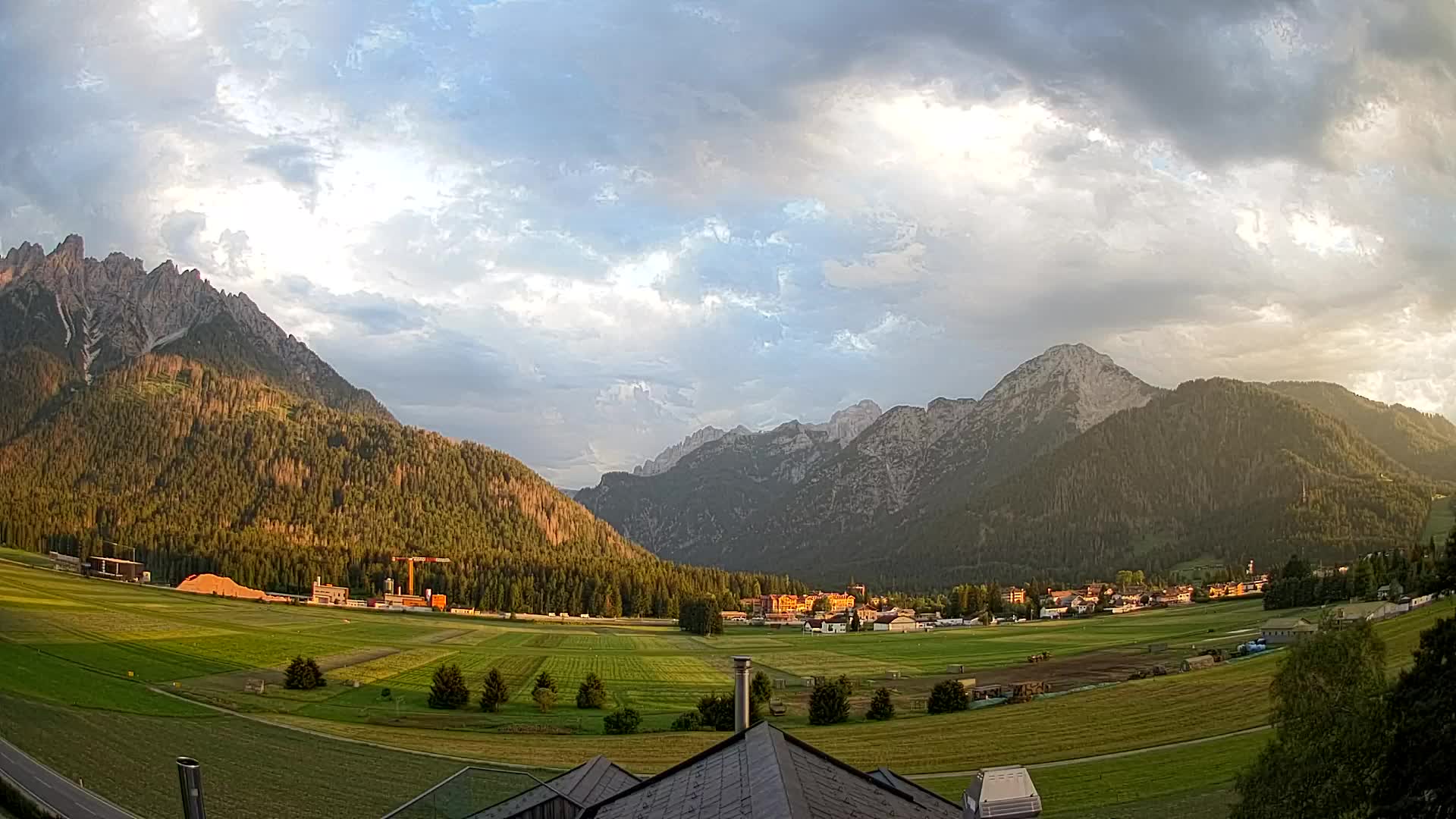 Webcam Toblach Dolomites – View from Hotel Rosengarten