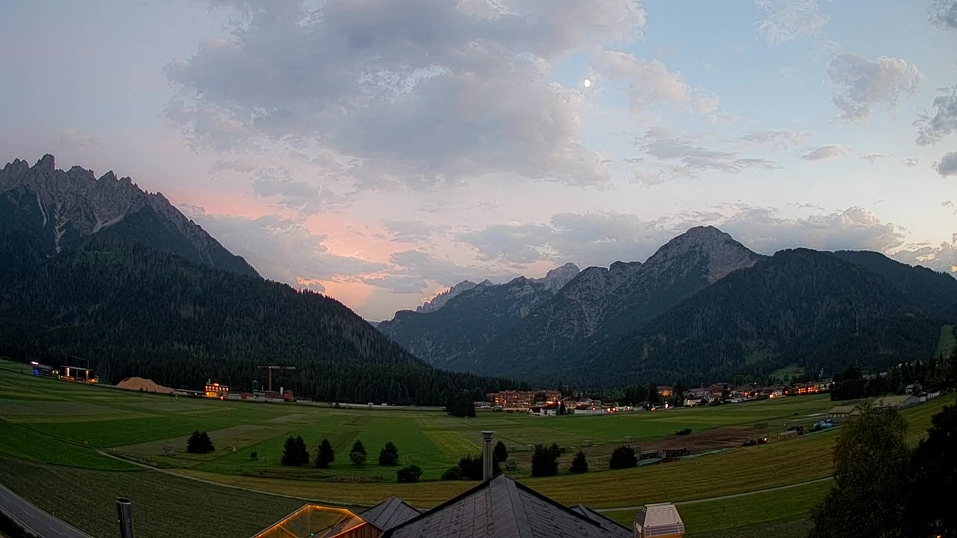 Webcam Toblach Dolomites – View from Hotel Rosengarten
