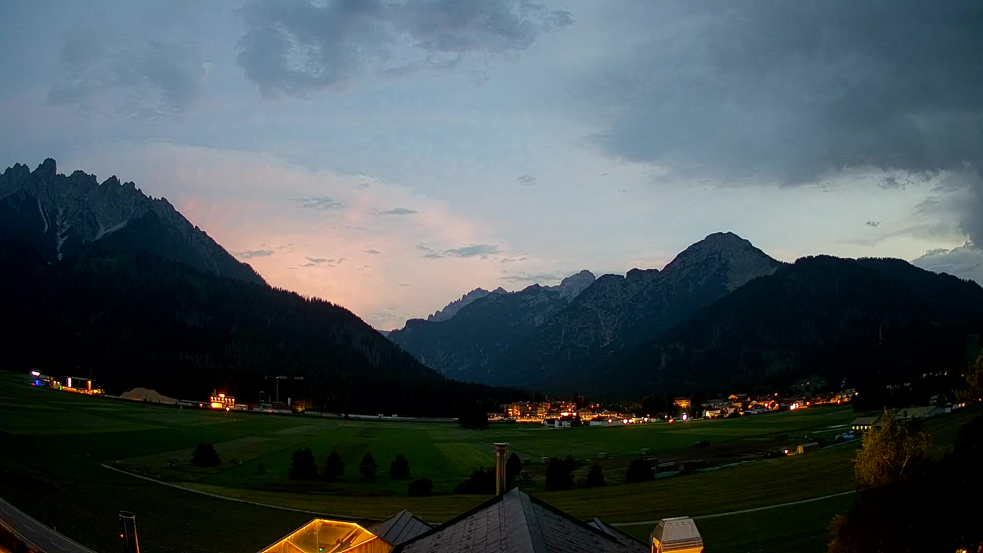 Spletna kamera Toblach Dolomiti – Pogled iz hotela Rosengarten