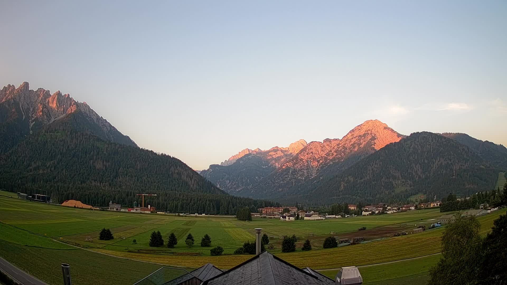 Web kamera Toblach Dolomiti – Pogled s Hotela Rosengarten