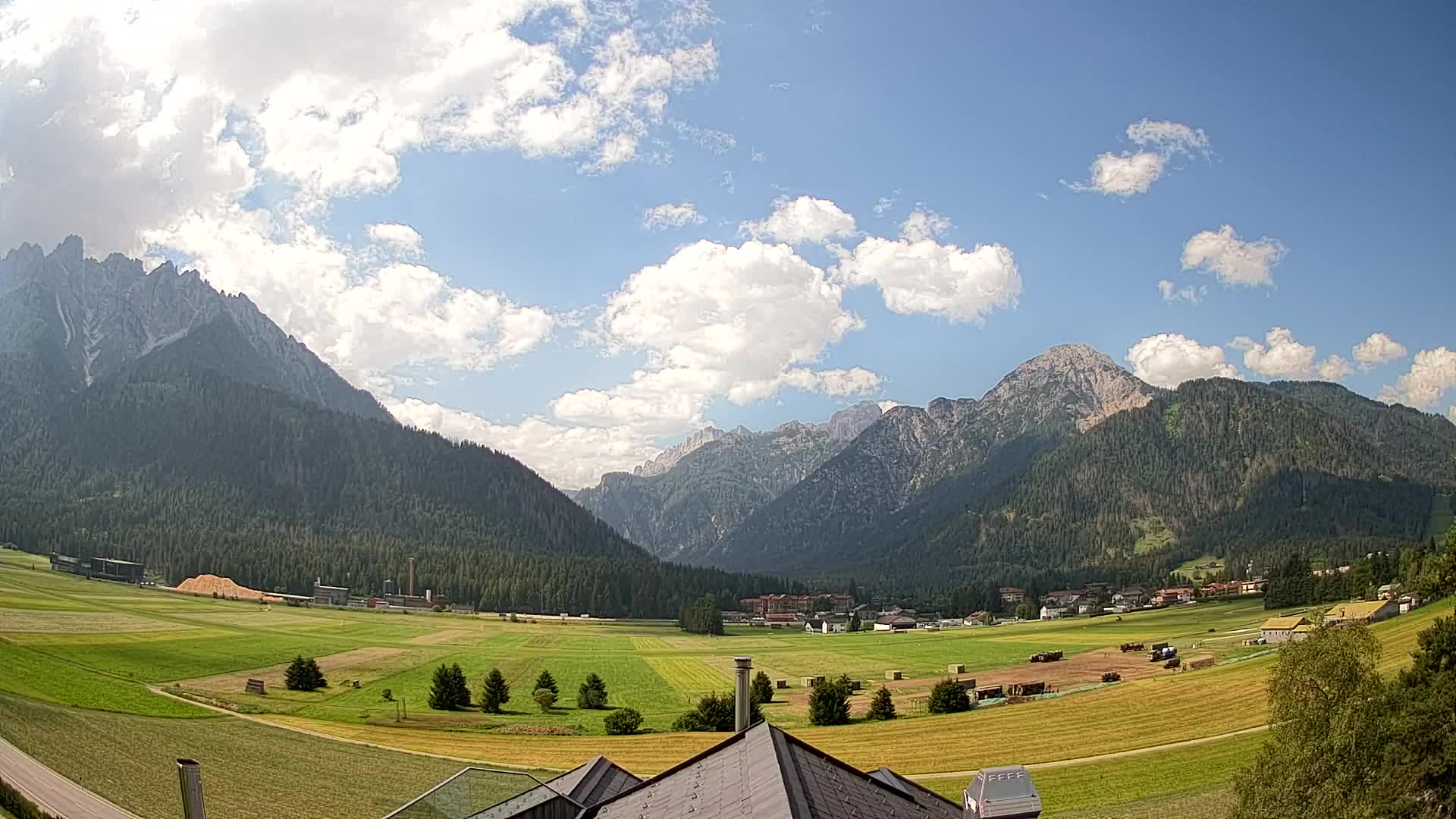Webcam Toblach Dolomites – View from Hotel Rosengarten