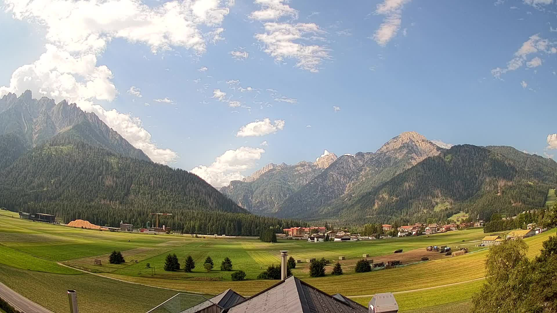Webcam Toblach Dolomites – View from Hotel Rosengarten