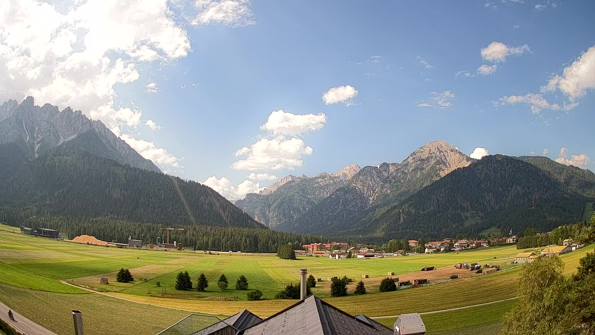 Webcam Toblach Dolomites – View from Hotel Rosengarten