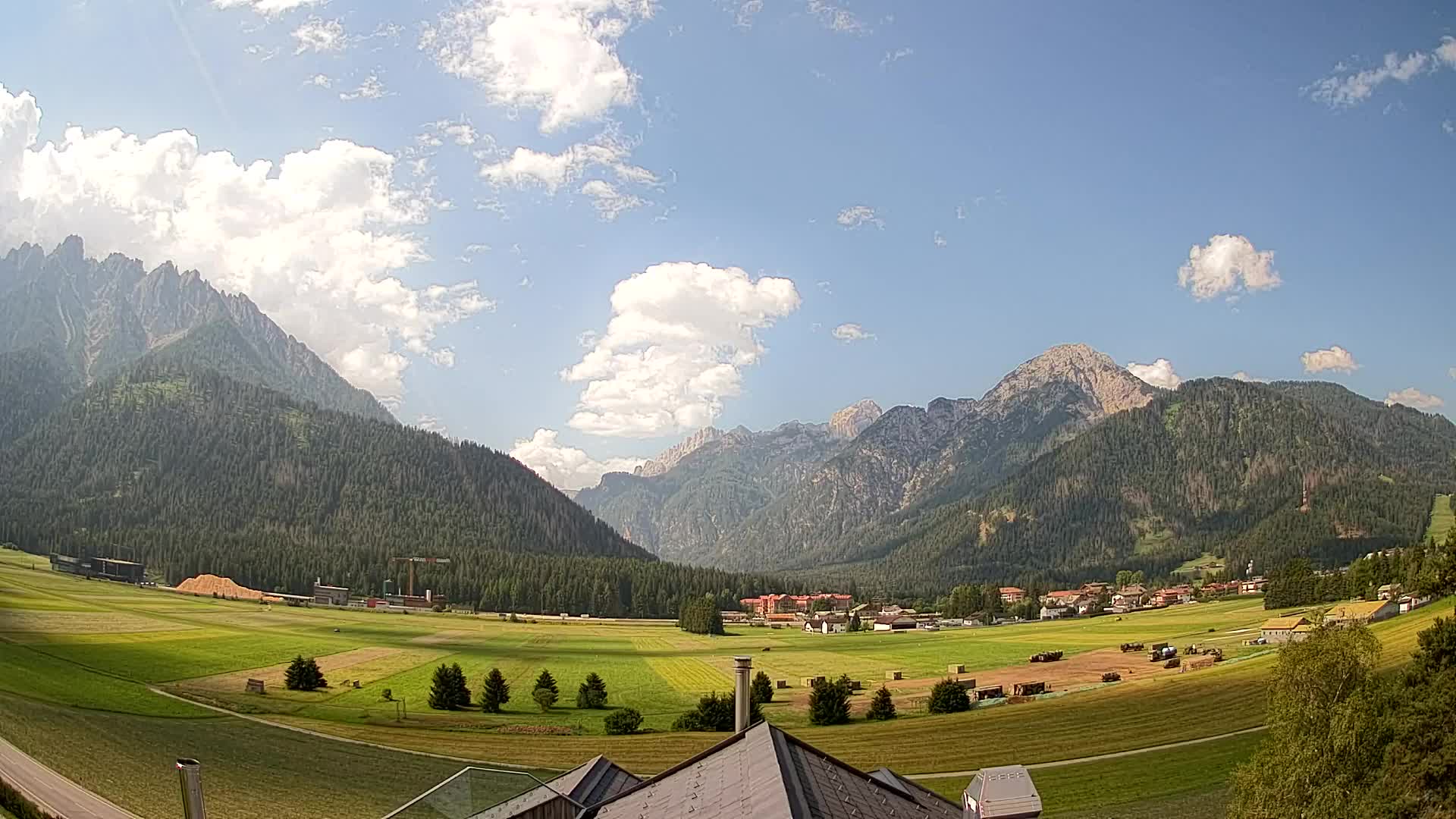 Webcam Toblach Dolomites – View from Hotel Rosengarten