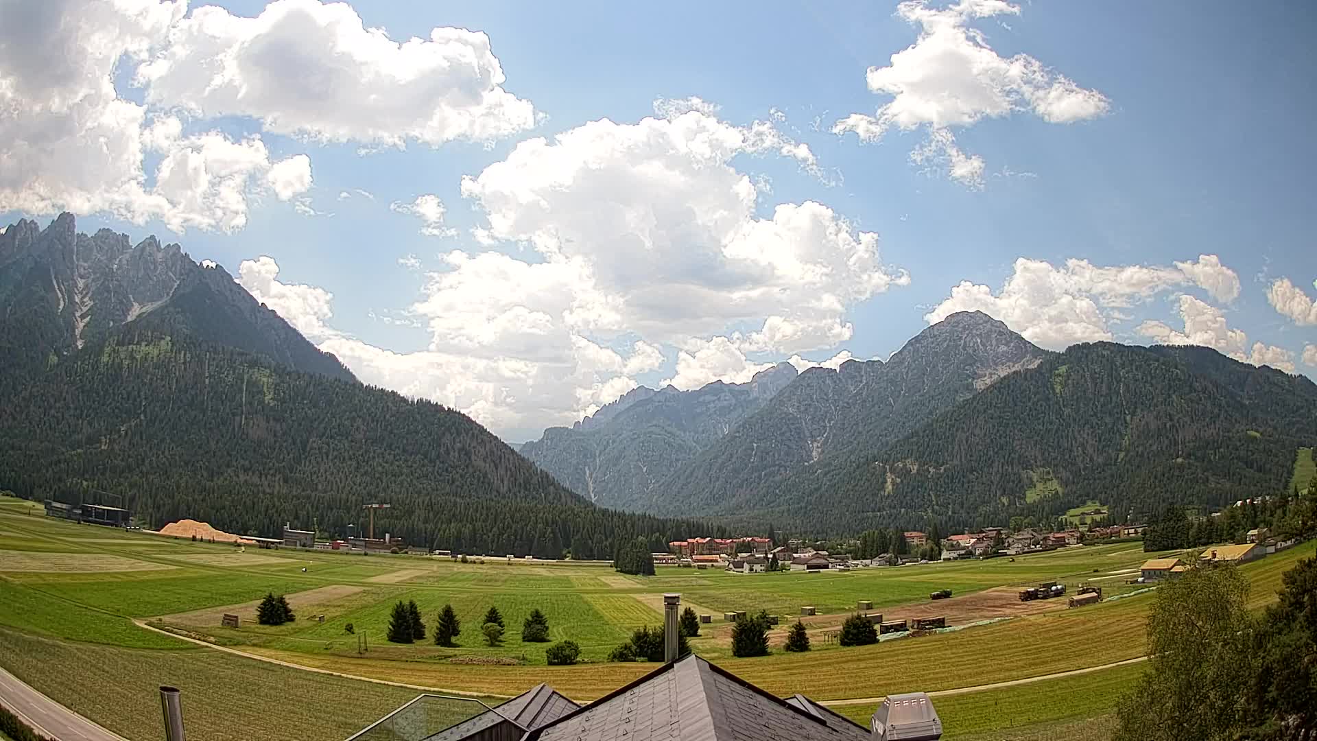 Web kamera Toblach Dolomiti – Pogled s Hotela Rosengarten