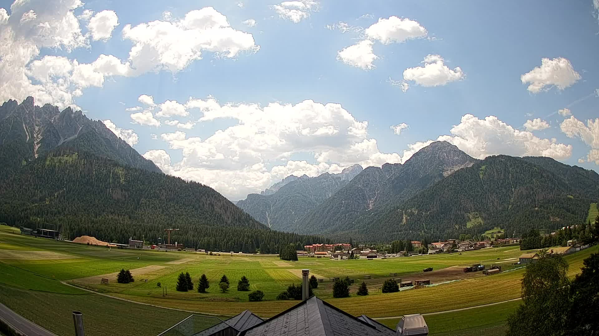 Webcam Toblach Dolomites – View from Hotel Rosengarten