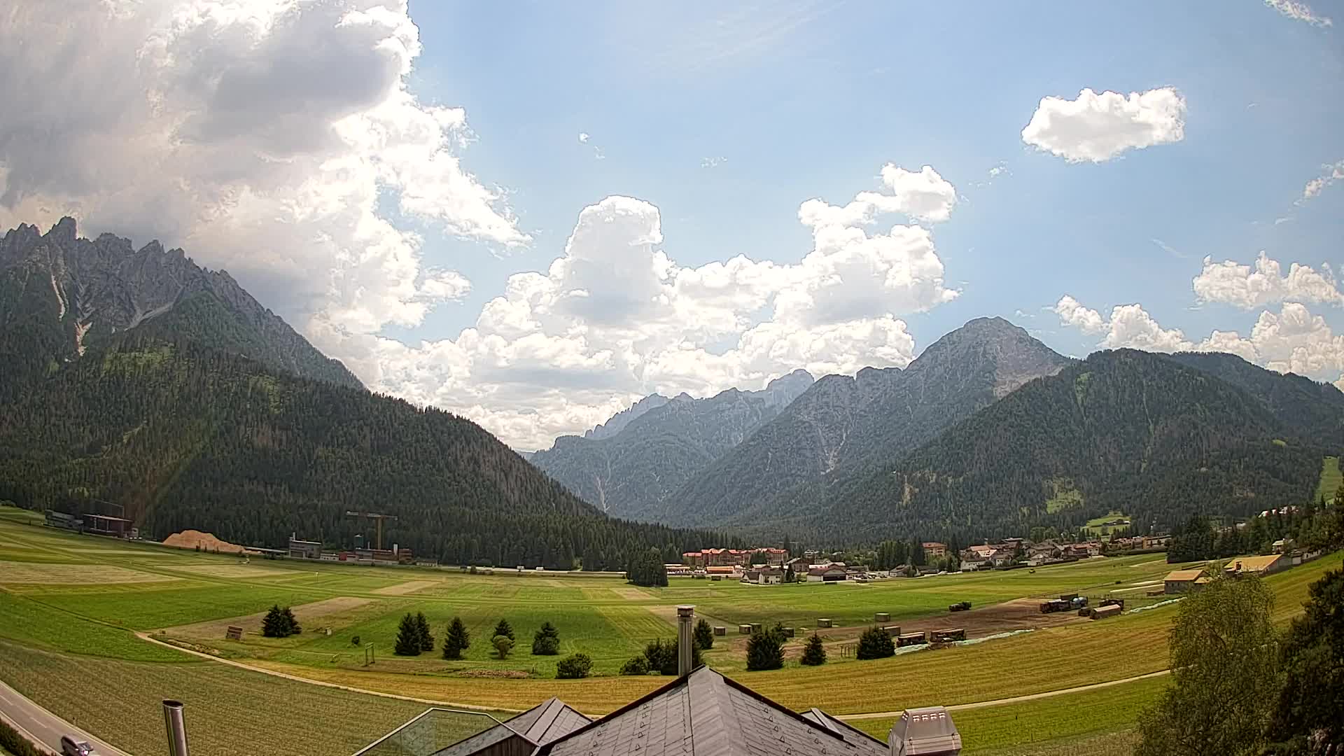 Web kamera Toblach Dolomiti – Pogled s Hotela Rosengarten